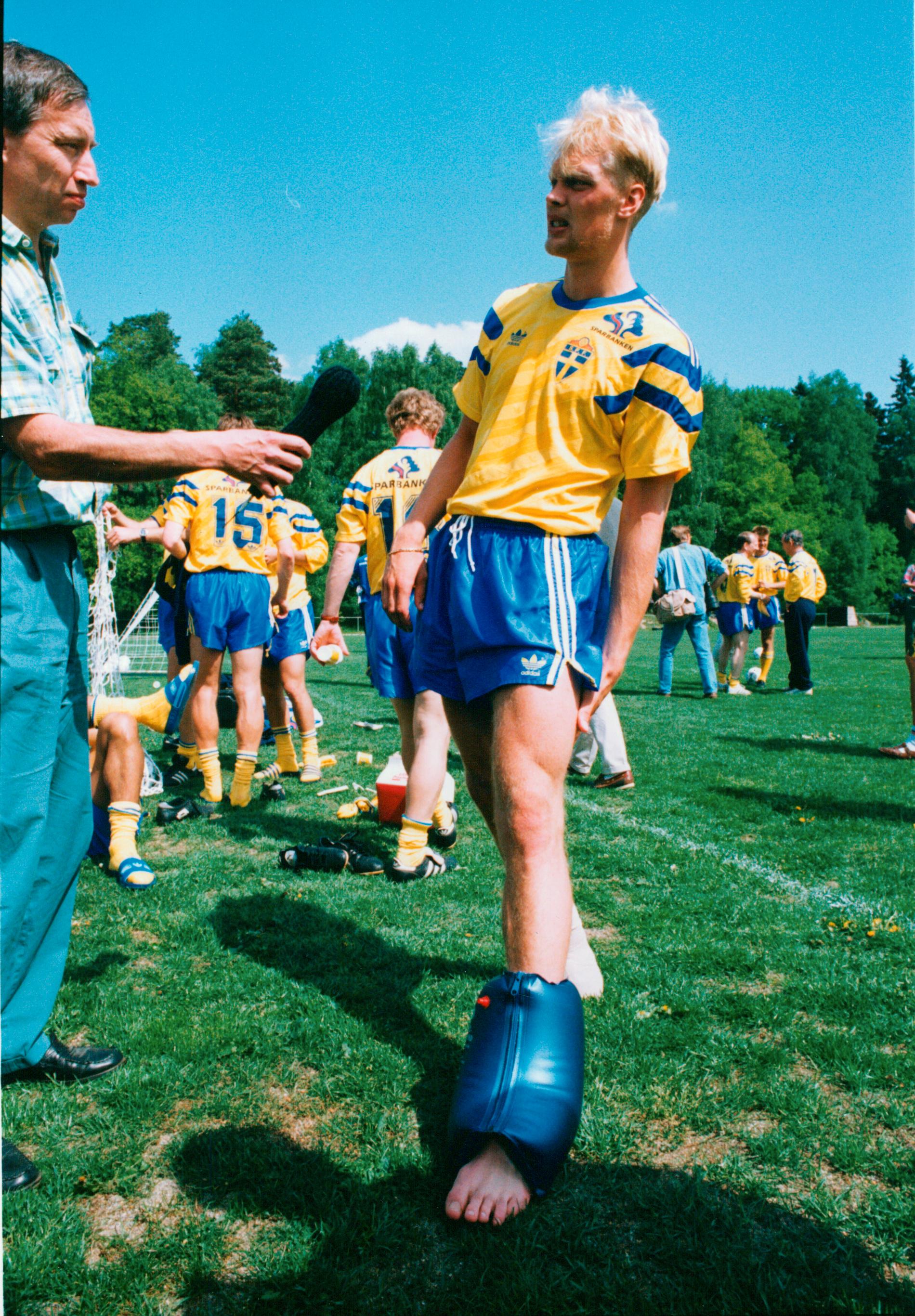 Janne Lorentzon och Klas Ingesson på landslagets träning inför fotbolls-EM 1992.