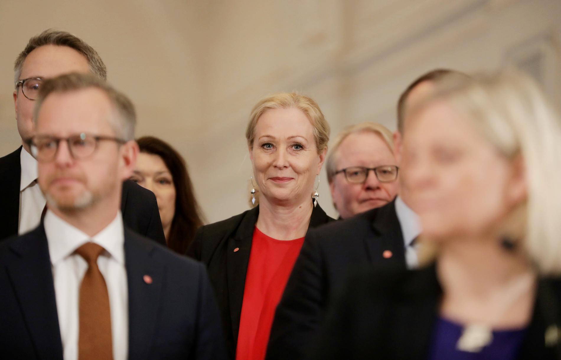Valet av Jeanette Gustafsdotter som ny kulturminister möts med alltifrån försiktigt positiva till översvallande reaktioner.