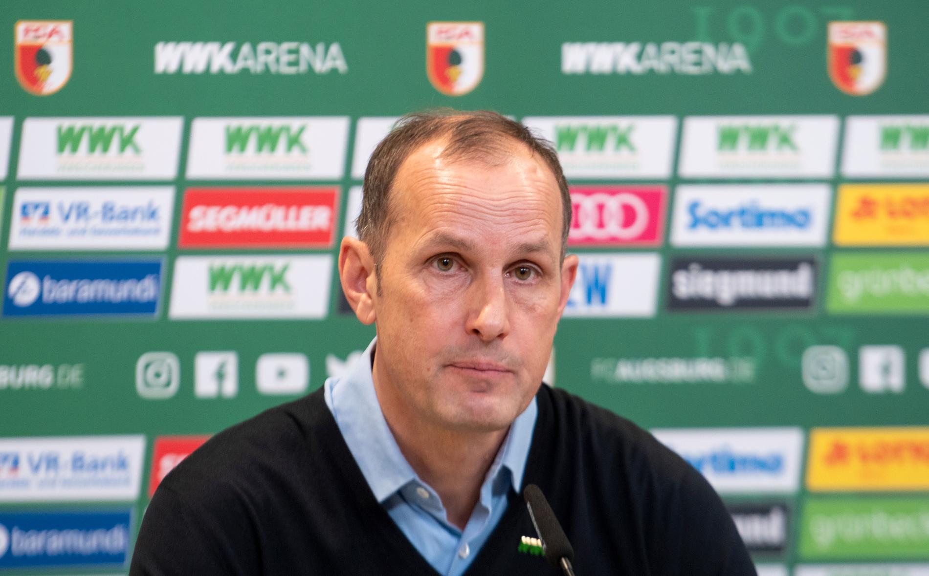 Heiko Herrlich den 10 mars i år, när han presenterades som Augsburgs nye tränare.