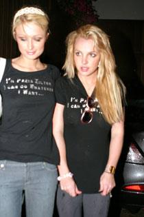 Under Paris vingar I helgen bar Britney en t-shirt med texten ”I'm Paris Hilton. I can do whatever I want...”. Nu tackar hon nej till att jobba med sin beskyddare.