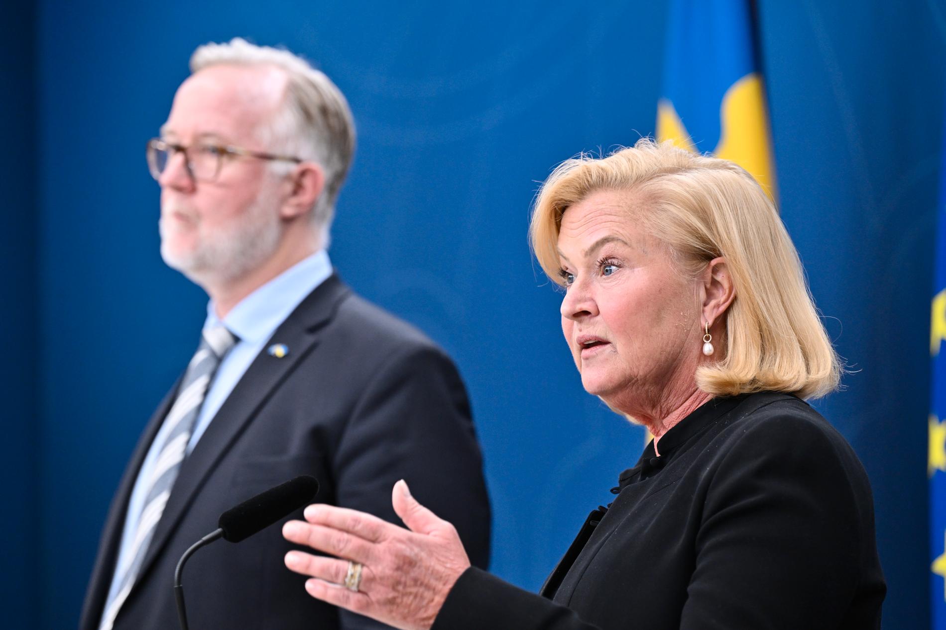 Arbetsförmedlingens nya chef Maria Hemström Hemmingsson och arbetsmarknadsminister Johan Pehrson.