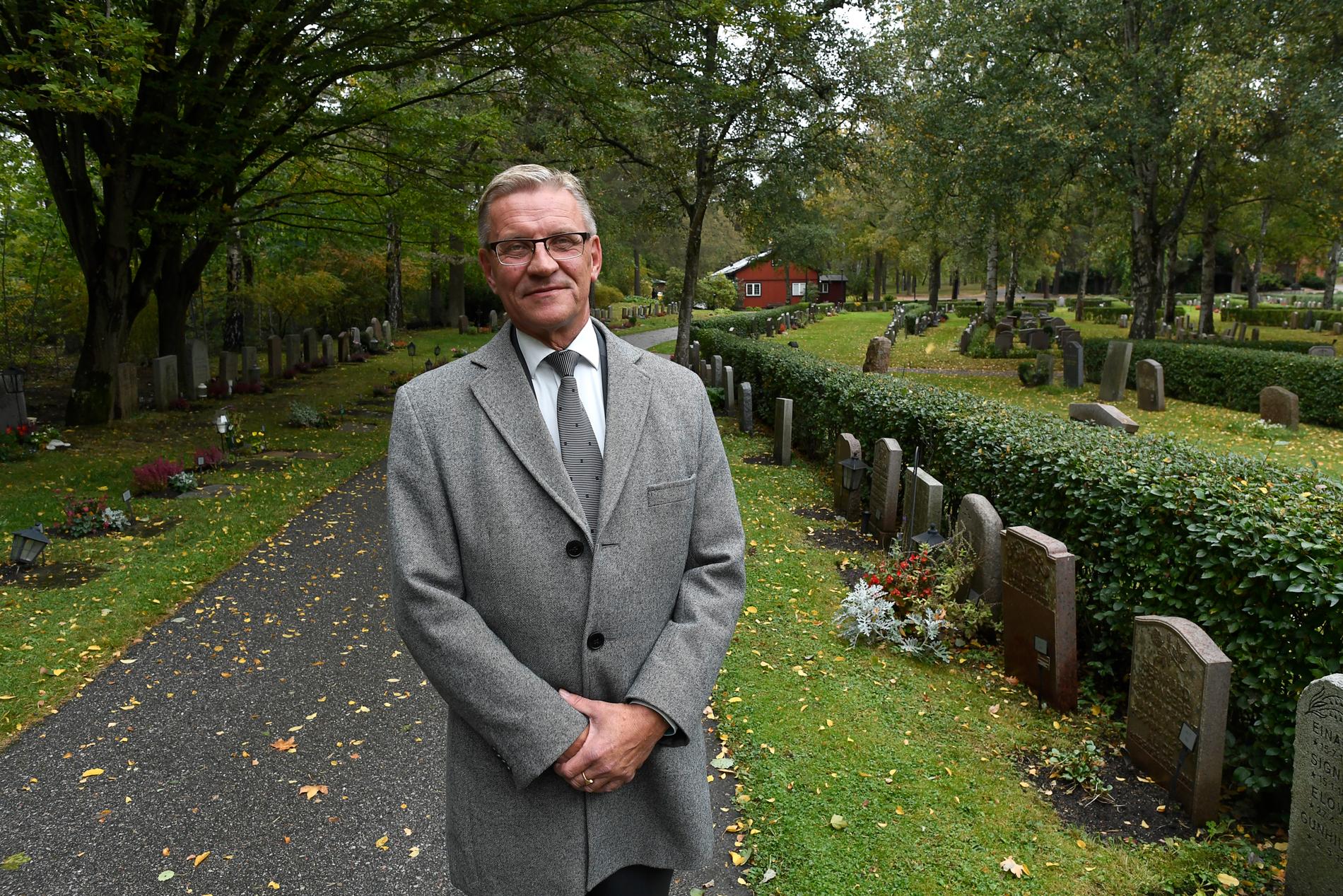 Ulf Lernéus från Sveriges auktoriserade begravningsbyråer känner till problemet. 