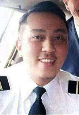 Misstankarna riktades tidigt mot att piloterna Zaharie Shah Ahmad och Fariq Abdul Hamid hade något med MH370:s försvinnade att göra.