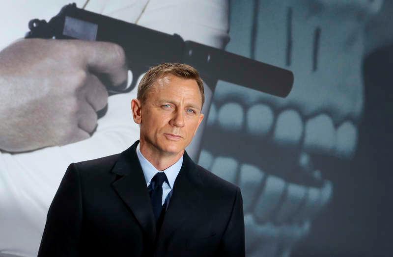 Daniel Craig har sagt att han ska göra en till Bond-film.