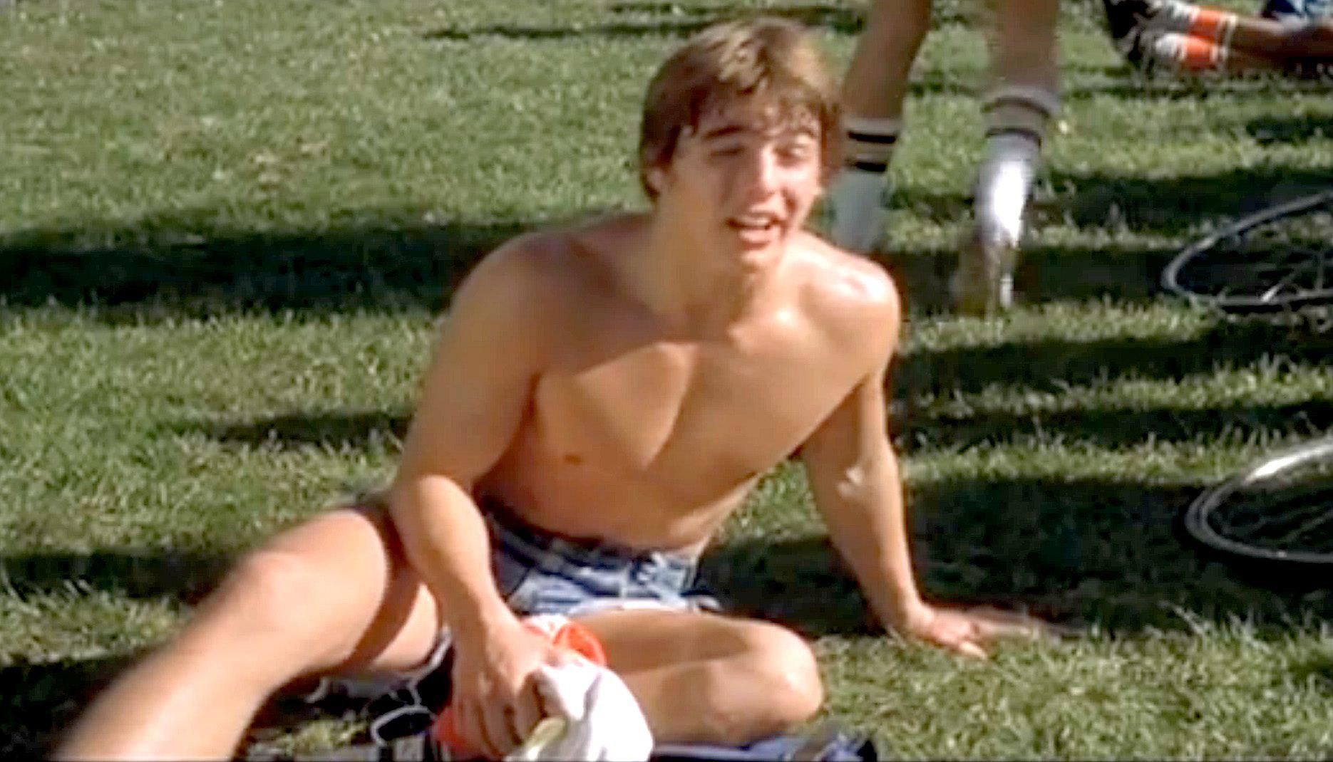 Filmdebuten I Franco Zeffirellis ”Endless love”, 1981, syns Tom Cruise i en mindre roll.