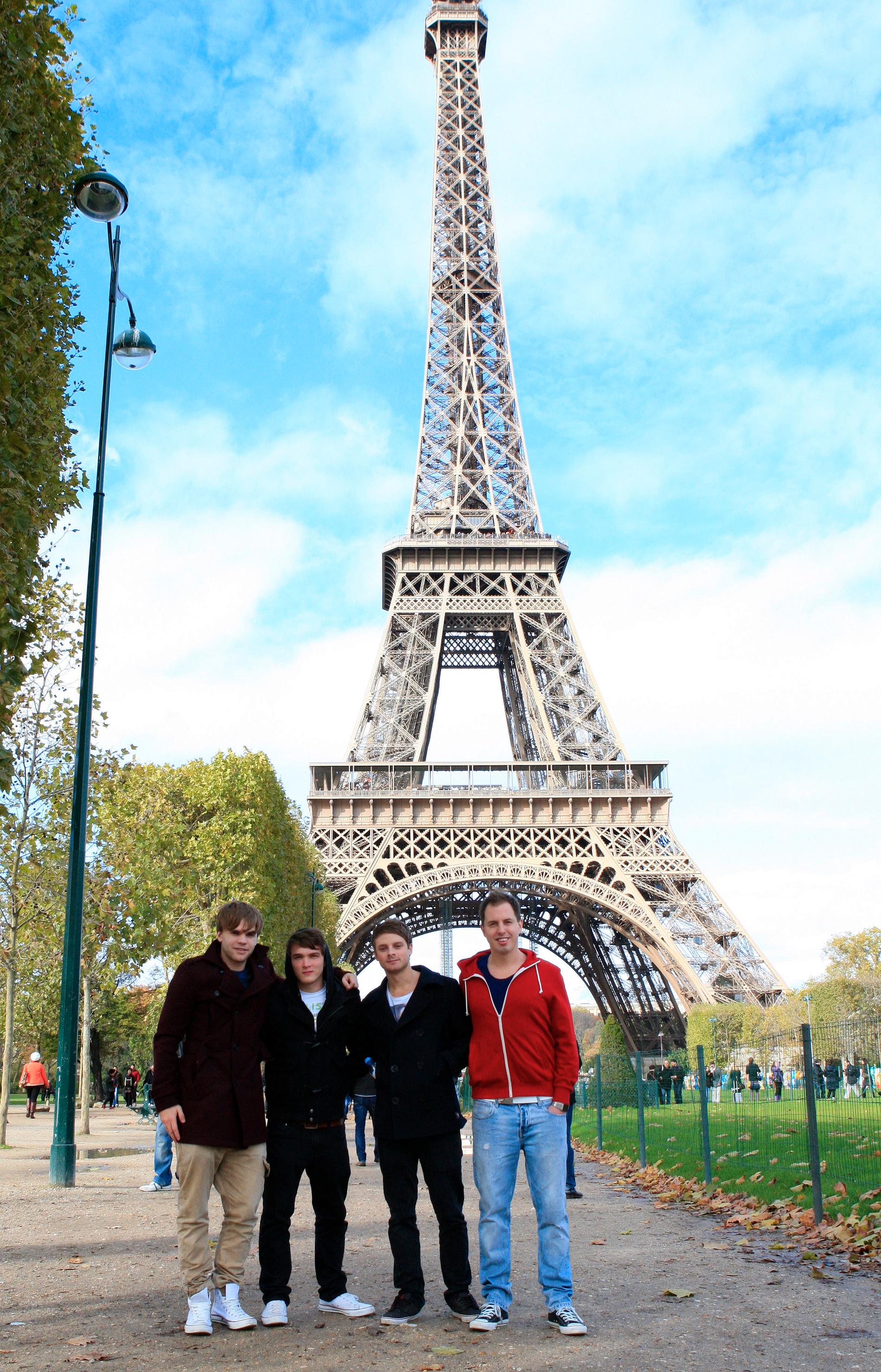 Harry I Paris Att turista är kul tycker Harry och hans vänner