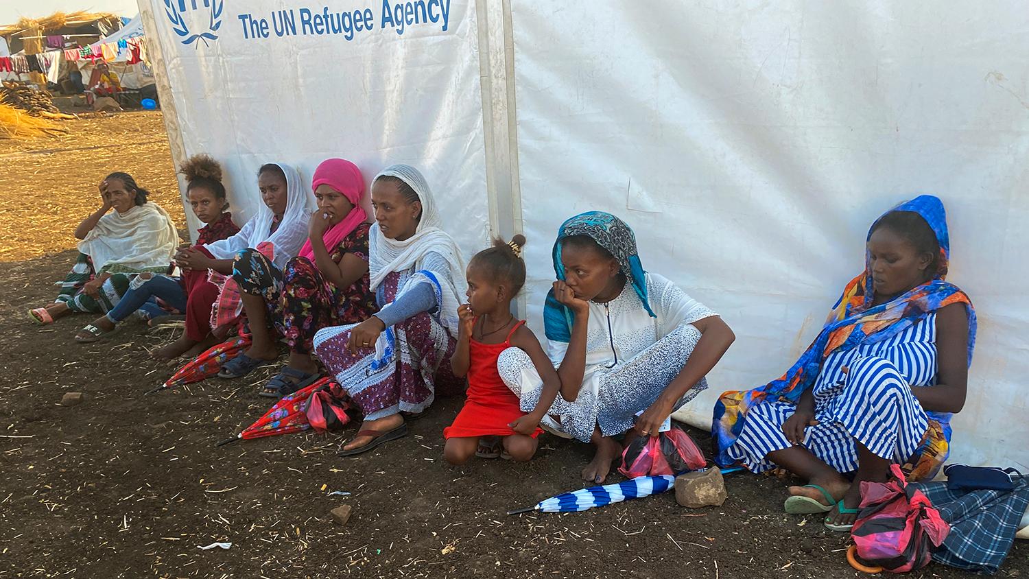”Nöden är stor”, berättar Huda Mohammed när hon beskriver situationen i flyktinglägren i Sudan dit många kvinnor från Tigray har flytt.