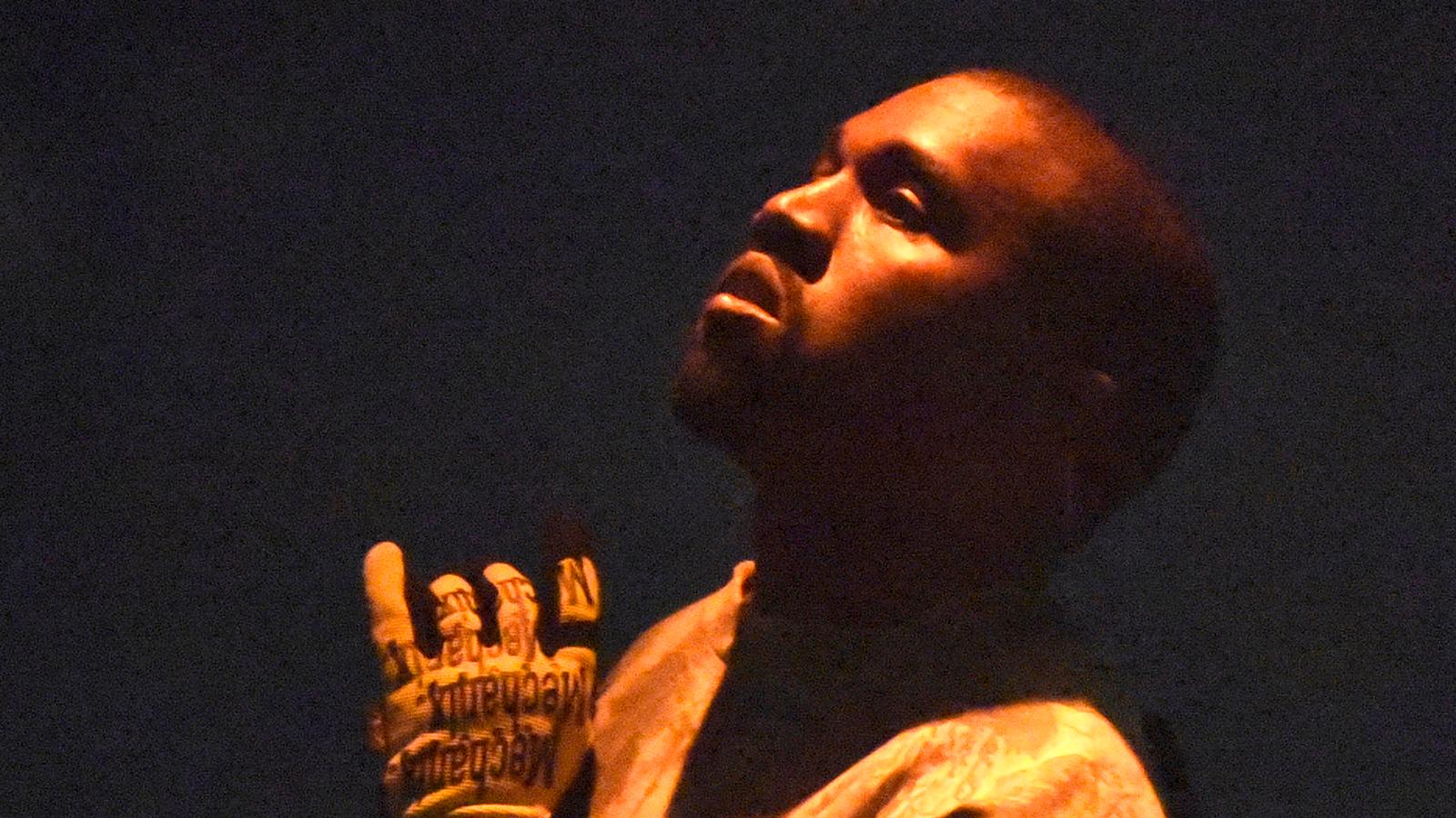 ”The most beautiful thoughts are always besides the darkest”. Så börjar Kanye Wests album ”Ye”. 