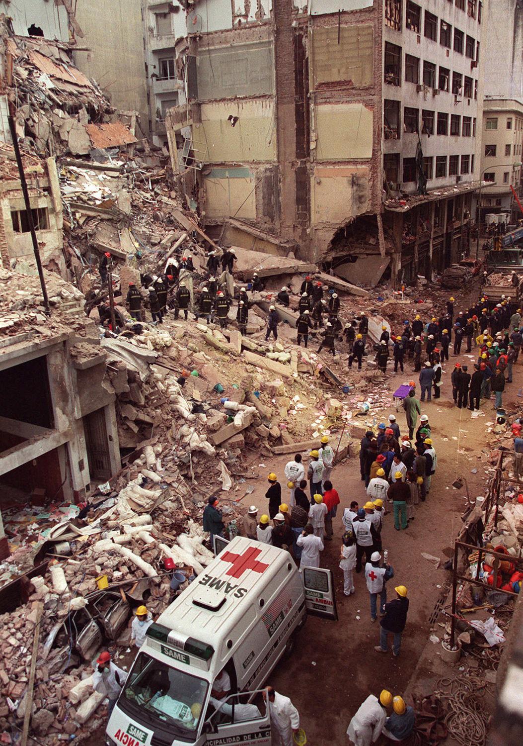 85 människor dödades och 300 skadades i attacken mot judiska församlingen i Buenos Aires 1994 – det värsta bombdådet i Argentinas historia.