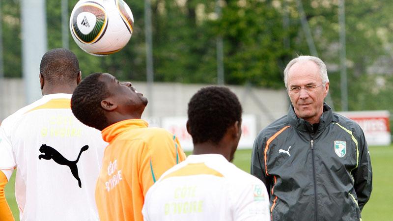 Svennis lämnade Notts County i februari. I mars tog han över Elfenbenskusten och cochade laget under VM. Men det blev inget slutspel för Svennis nya landslag och svensken lämnade Elfenbenskusten efter mästerskapet.