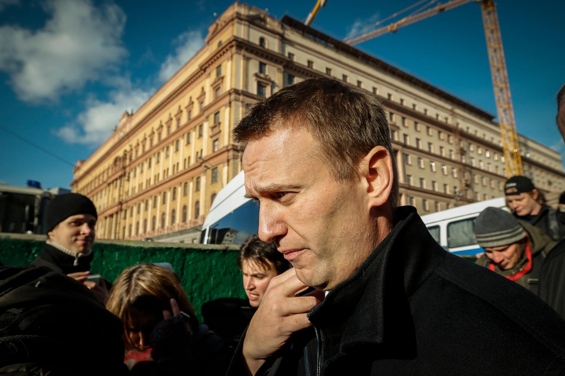Protester för att Aleksej Navalnyj ska släppas ur fängelse kommer att hållas utanför säkerhetstjänsten FSB:s högkvarter som brukar kallas "Lubjanka" efter torget framför det. Här deltar Navalnyj själv i en protest där år 2012. Arkivbild.