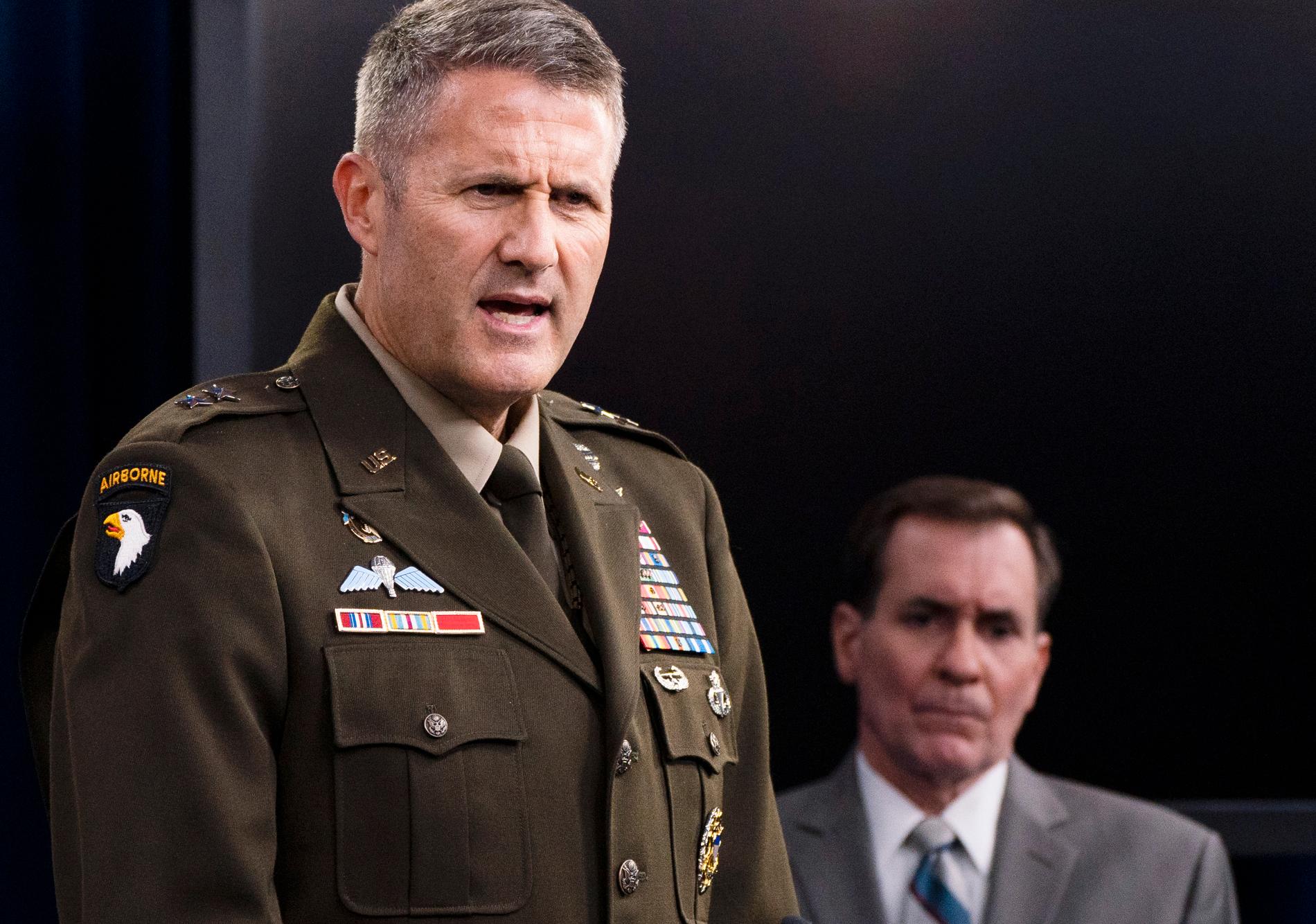 Generalmajor William Taylor, Joint Staff Operations och Pentagons presstalesman John Kirby på fredagens briefing om läget i Afghanistan.