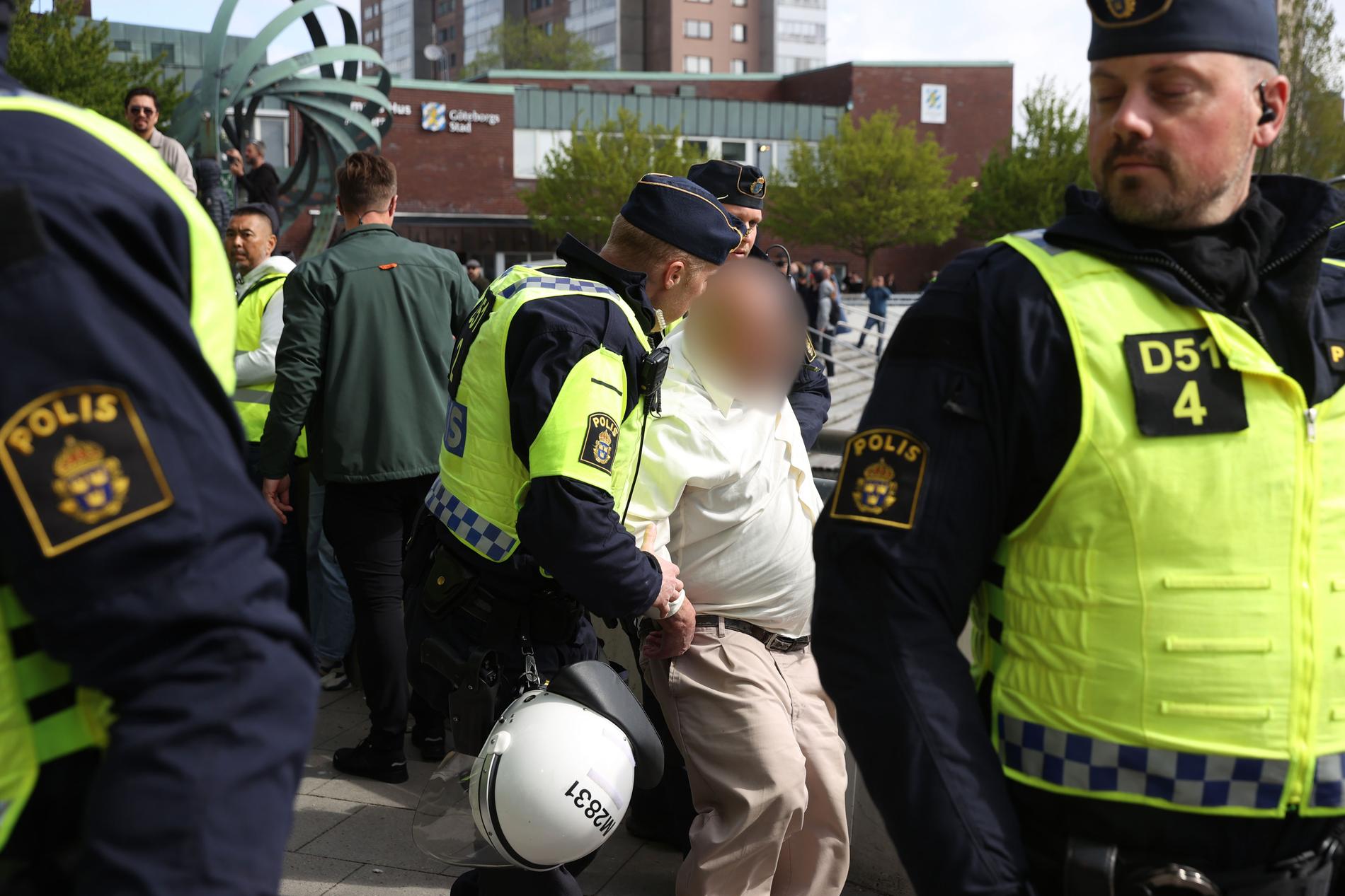 Polisen på plats i Frölunda.