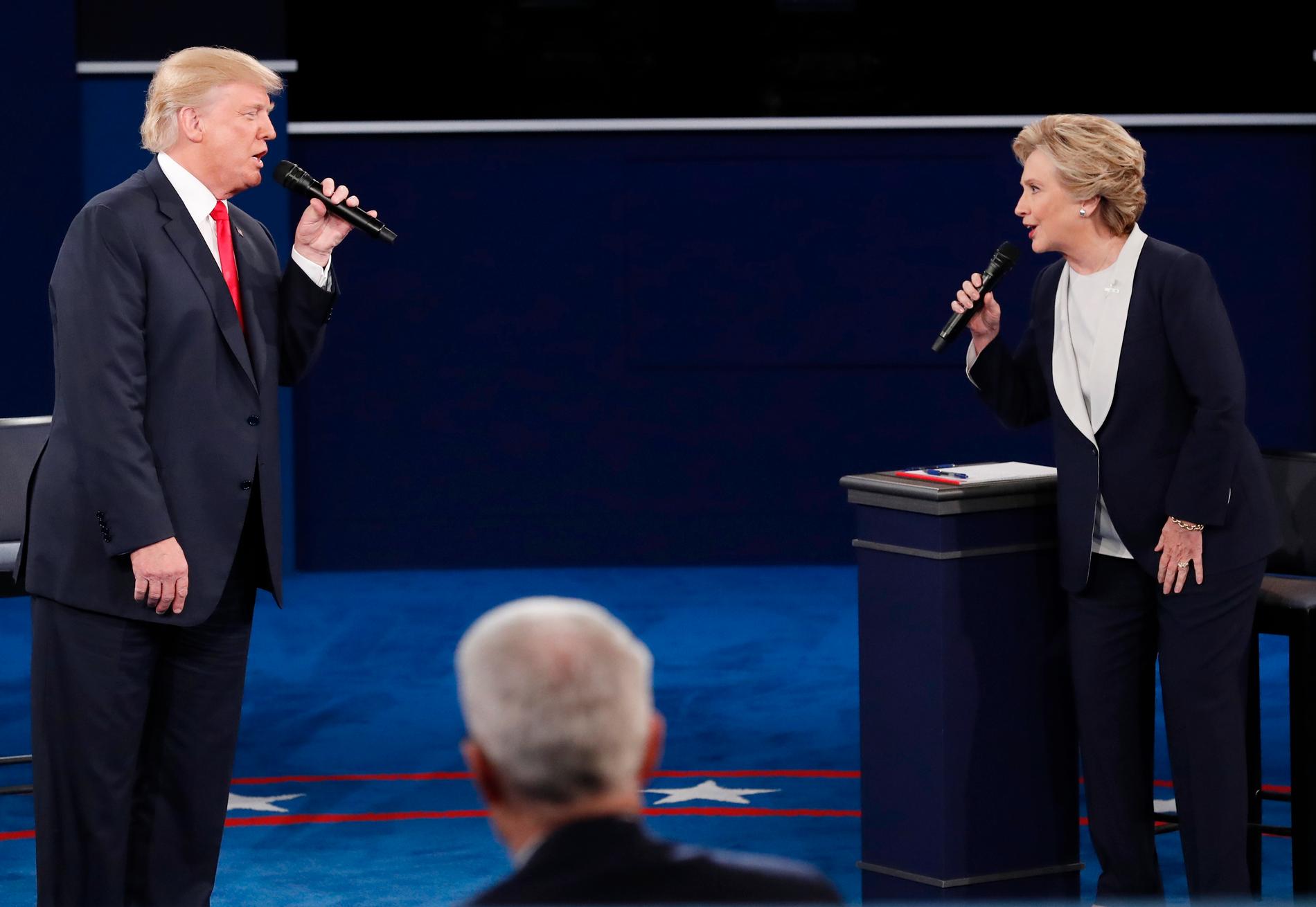 Debatten mellan Donald Trump och Hillary Clinton blev den smutsigaste debatten i amerikansk presidentvalshistoria.