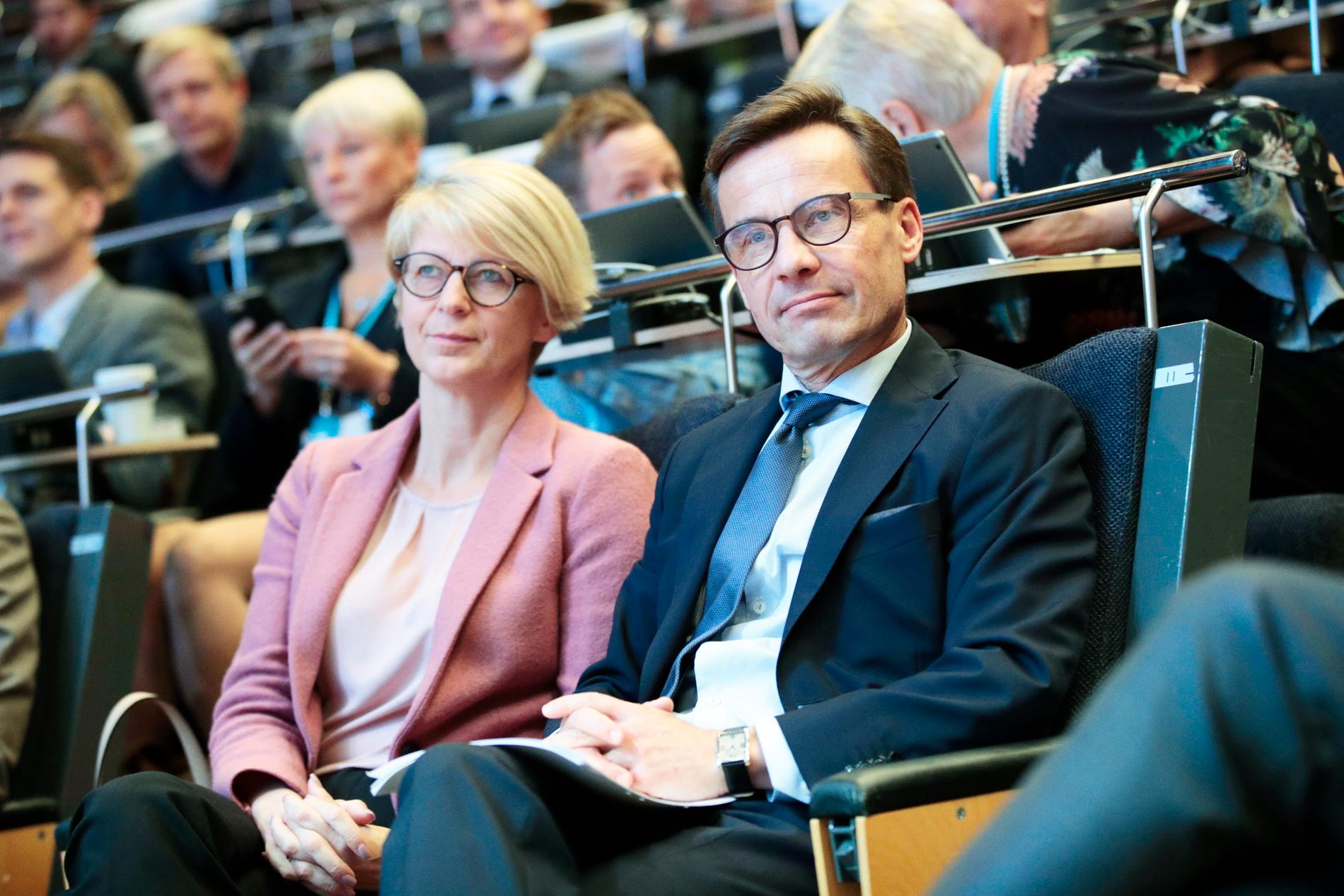 Elisabet Svantesson, ekonomiskpolitisk talesperson, och Moderaternas partiledare Ulf Kristersson.