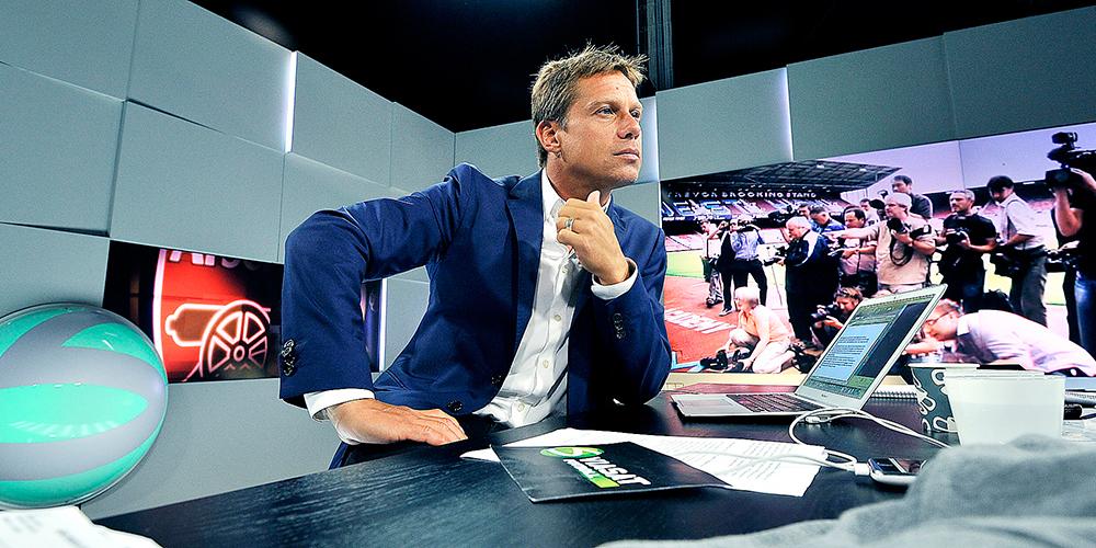 Aftonbladets tv-krönikör Klas Lindberg vill att Viasat sänder nästa fotbolls-VM.