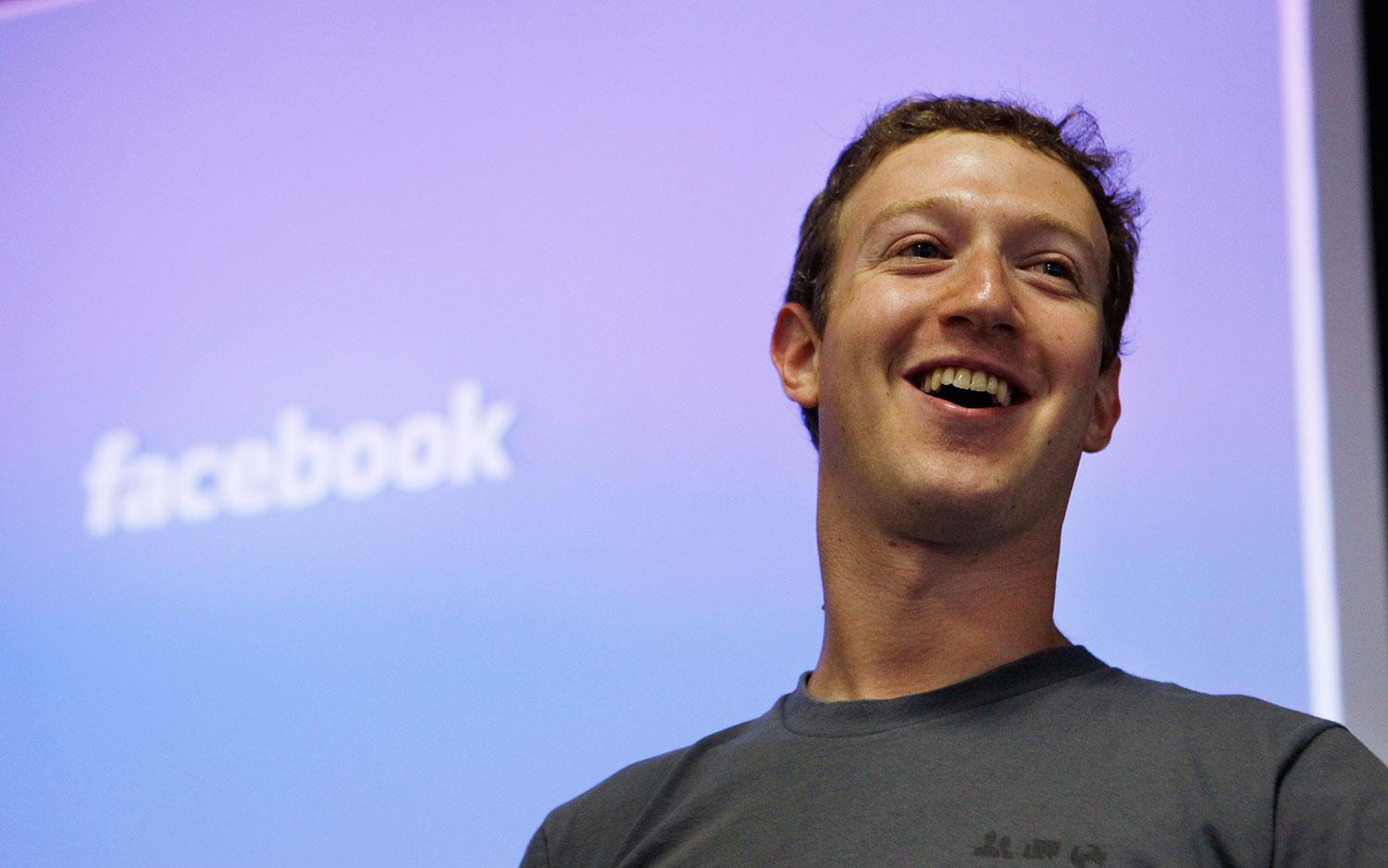Mark Zuckerberg kallade först kritiken mot falska nyheter på Facebook för galen. 48 timmar senare är tongångarna annorlunda.