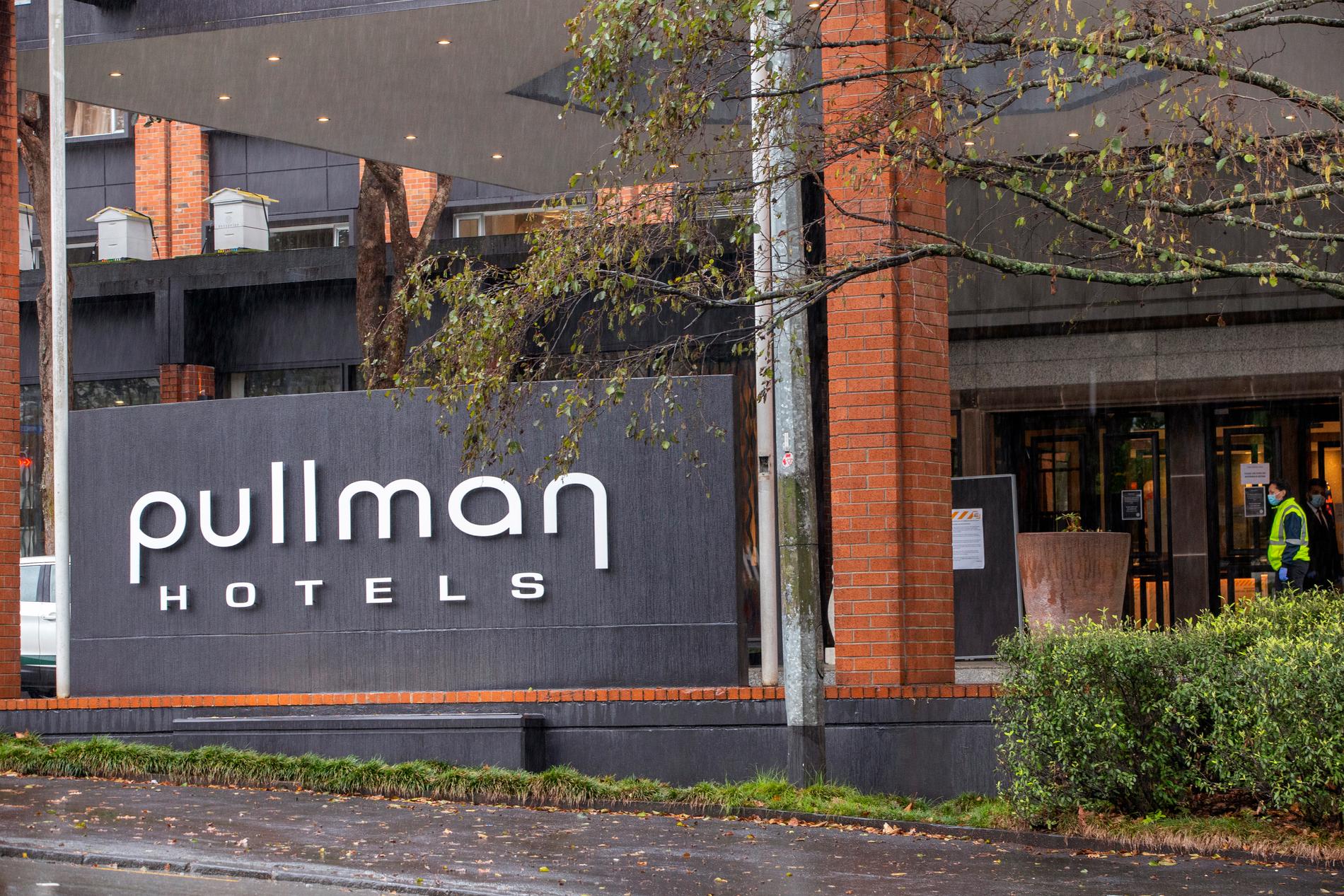 Pullman Hotel i Auckland är ett hotell dit personer som anländer till Nya Zeeland sitter två veckor i karantän innan de släpps ut i samhället. Arkivbild.