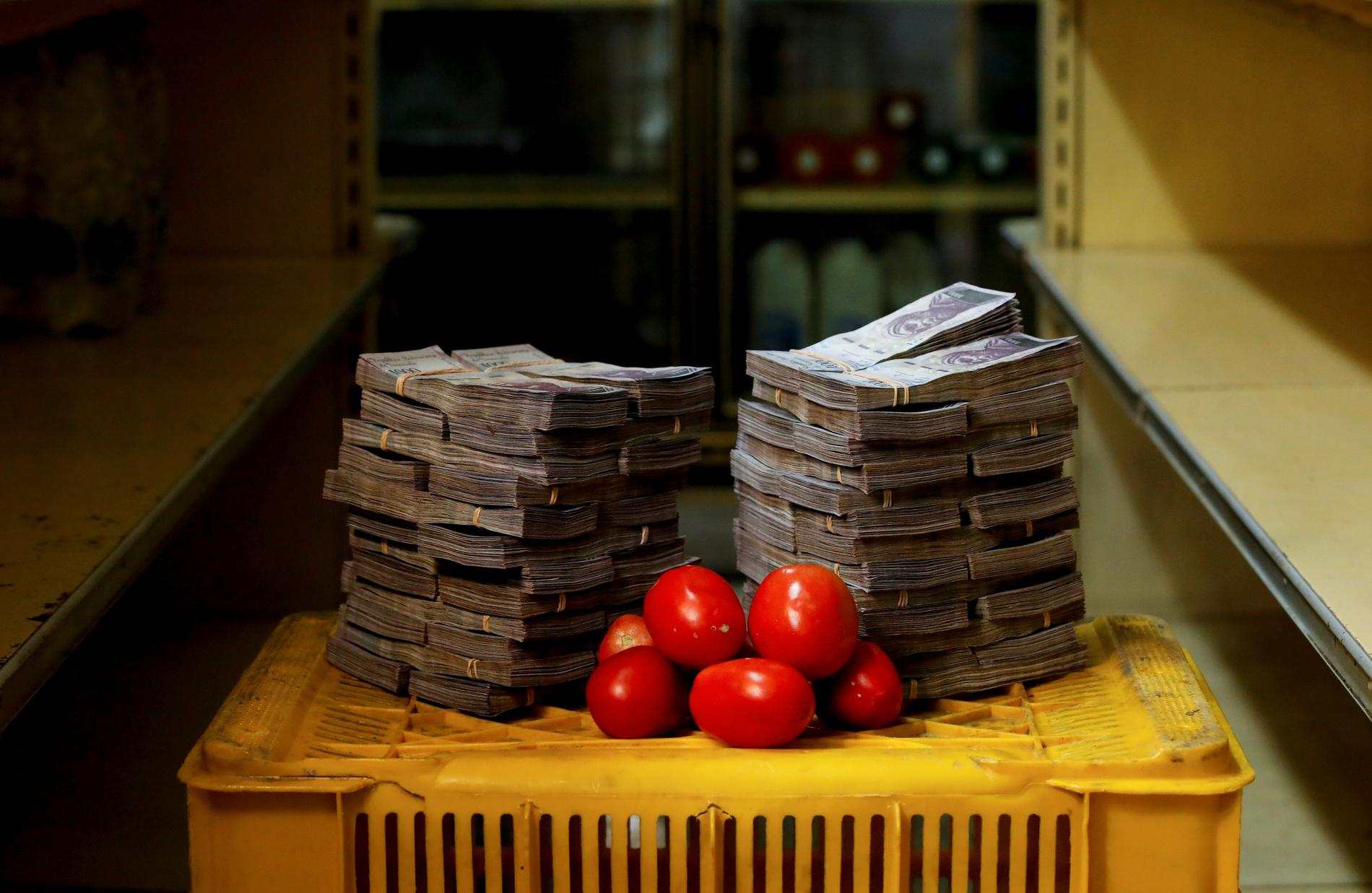 Priset för ett kilo tomater i Venezuela är fem miljoner bolivares. Foto: Carlos Garcia Rawlins