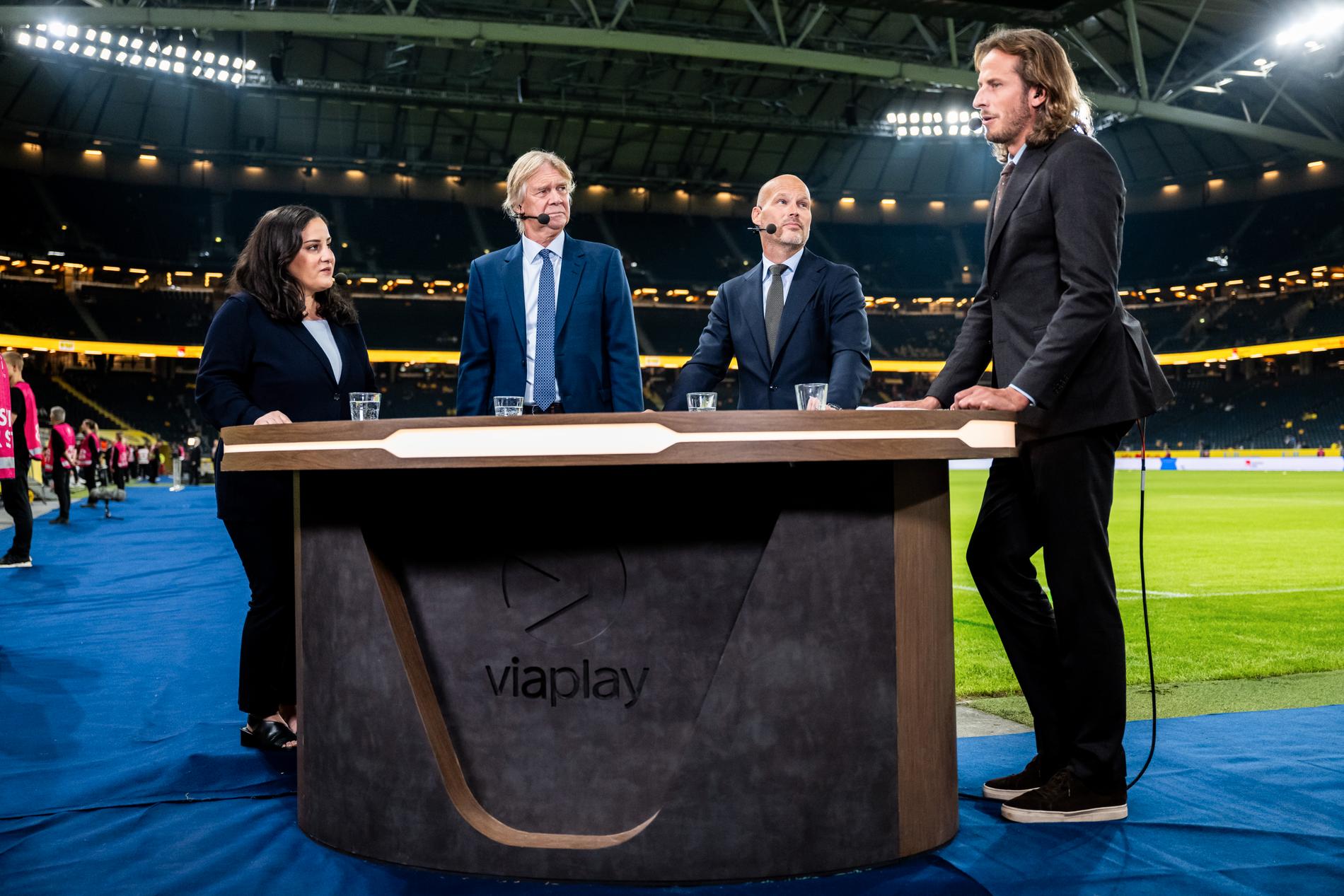 Viaplays studio under matchen mellan Sverige och Österrike. Jennifer Kücükaslan, Glenn Strömberg, Fredrik Ljungberg och Jonas Olsson.