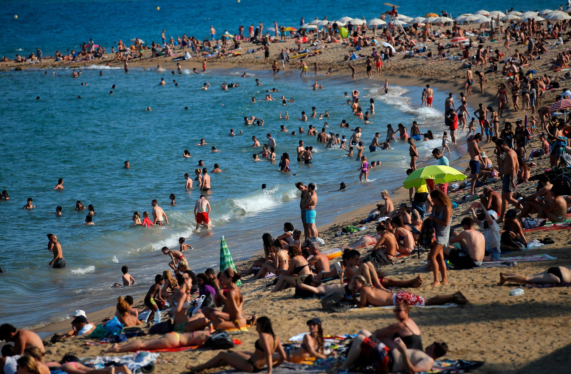 En dag på en strand i Spanien är inte lika varm som en dag i Överkalix just nu.