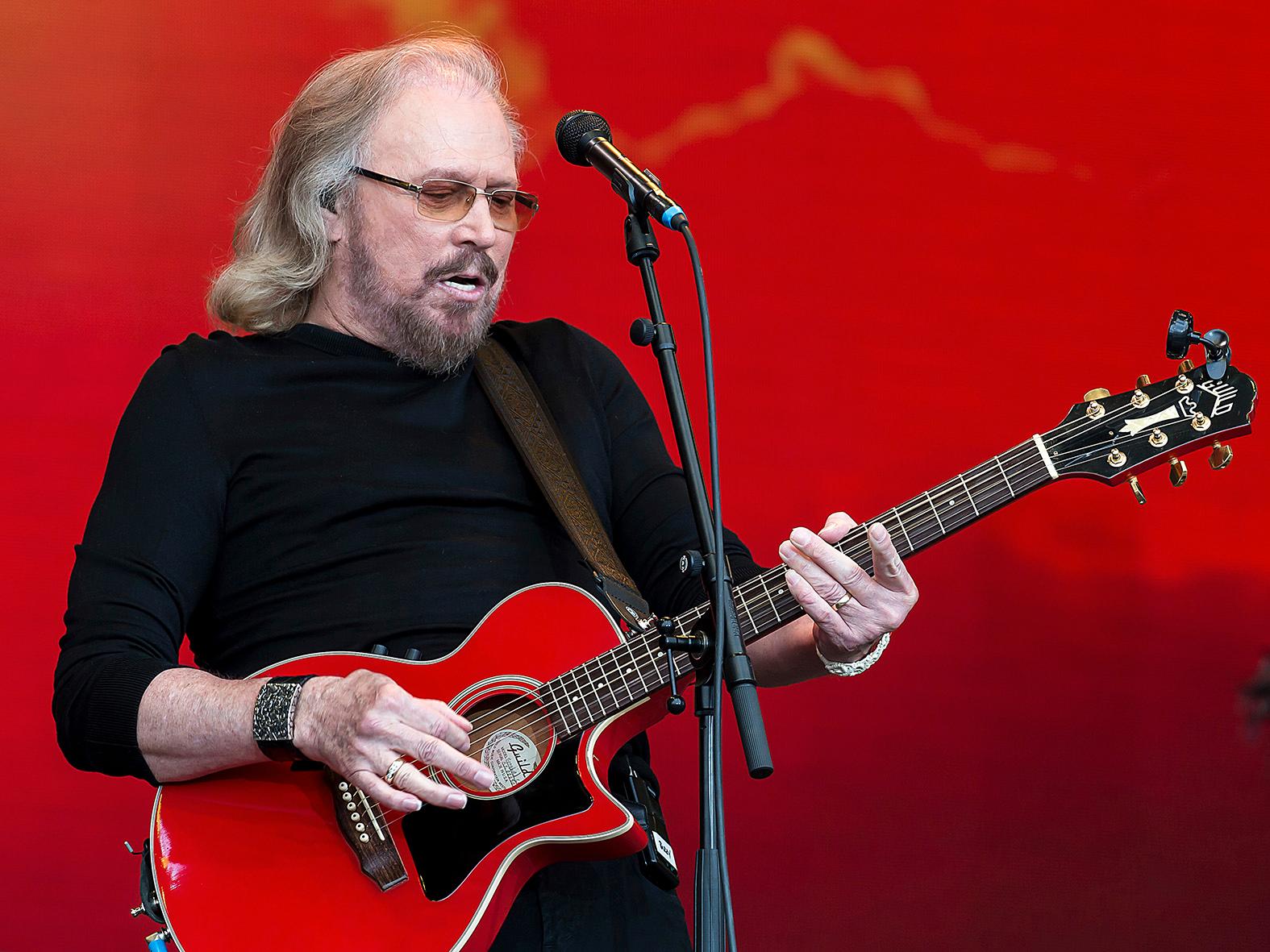 Barry Gibb återanvänder Bee Gees låtkatalog genom att spela in låtarna på nytt som country. 
