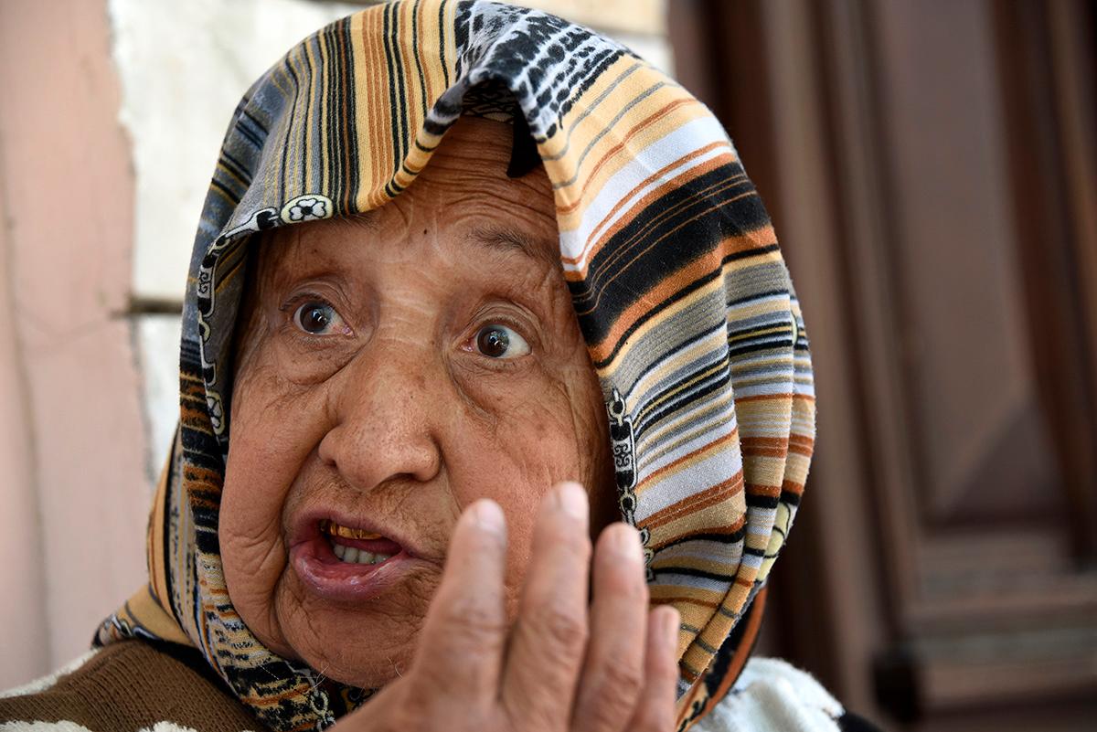 Zulfiya Yarollaeva, 80, har bott granne med Rakhmat Akilov i hela sitt liv. ”Jag är chockad”, säger hon.