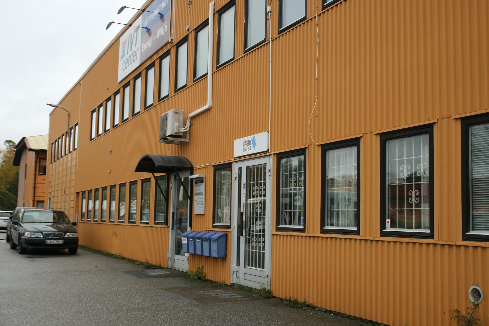 Exakt24, Nya tider och Samnytt producerar sina tv-program i en studio i Upplands Väsby.