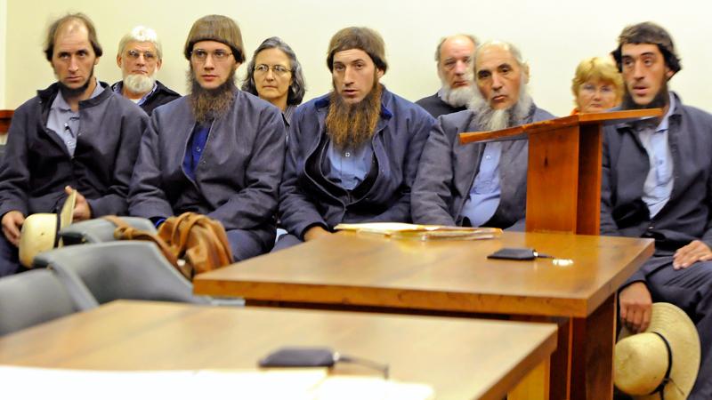 Samliga åtalade män efter attackerna 2011. 