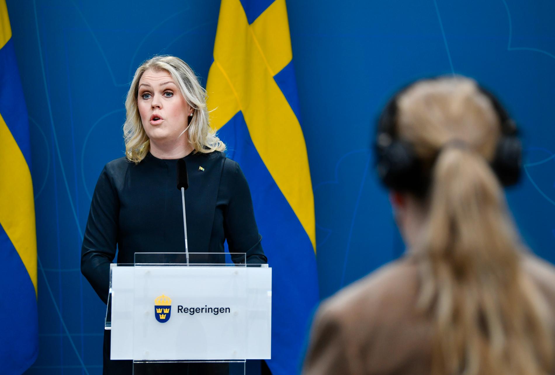 Socialminister Lena Hallengren (S) vid tisdagens pressträff.