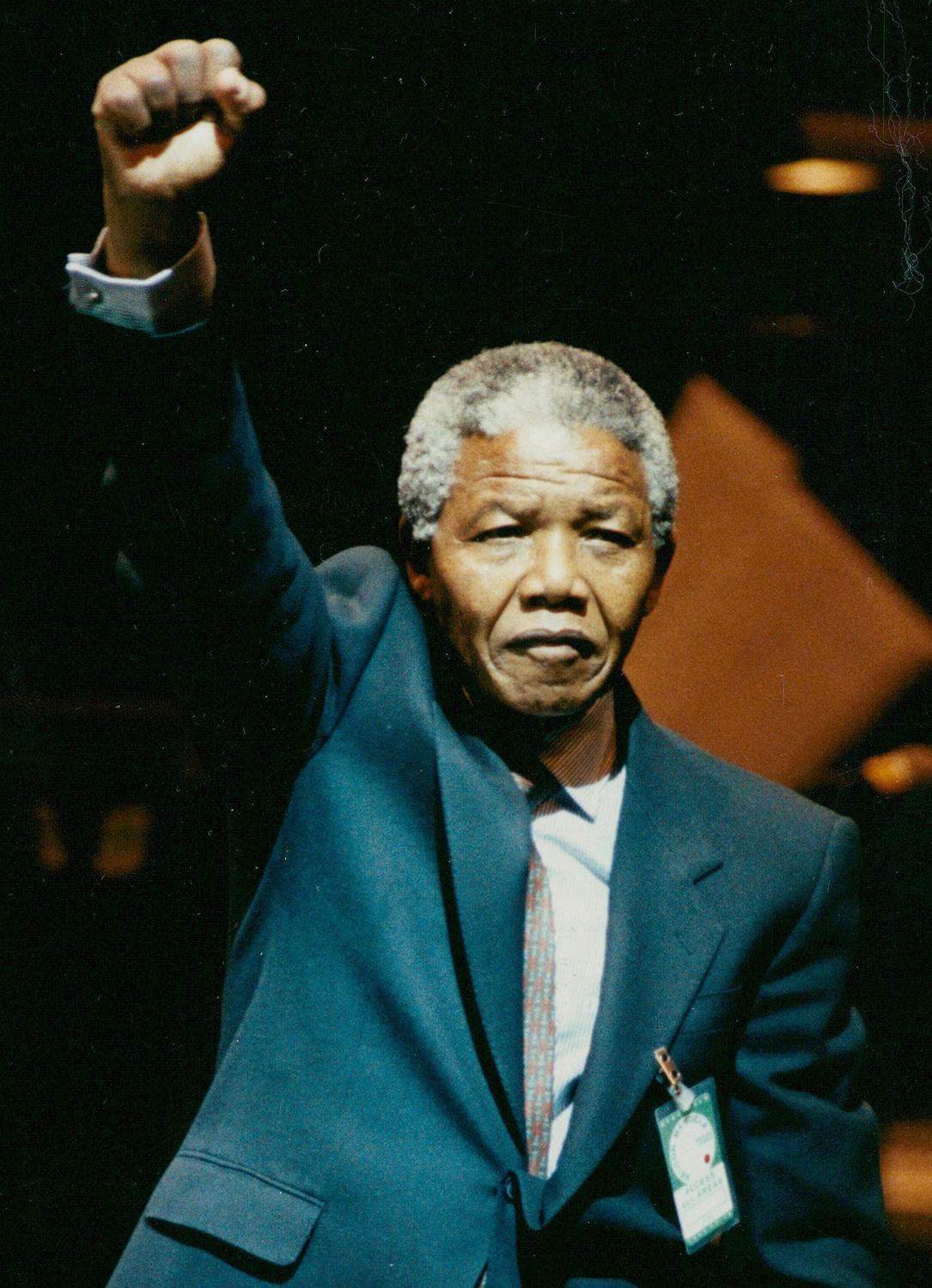 Bland det första Nelson Mandela gjorde när han släpptes var att besöka Sverige och tacka för stödet. Här i Globen.