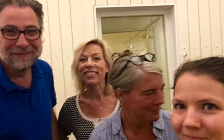 Anders Ask, Ginna Lindberg, Sara Stenholm Pihl, Cecilia Khavar i USA-podden på Sveriges radio.