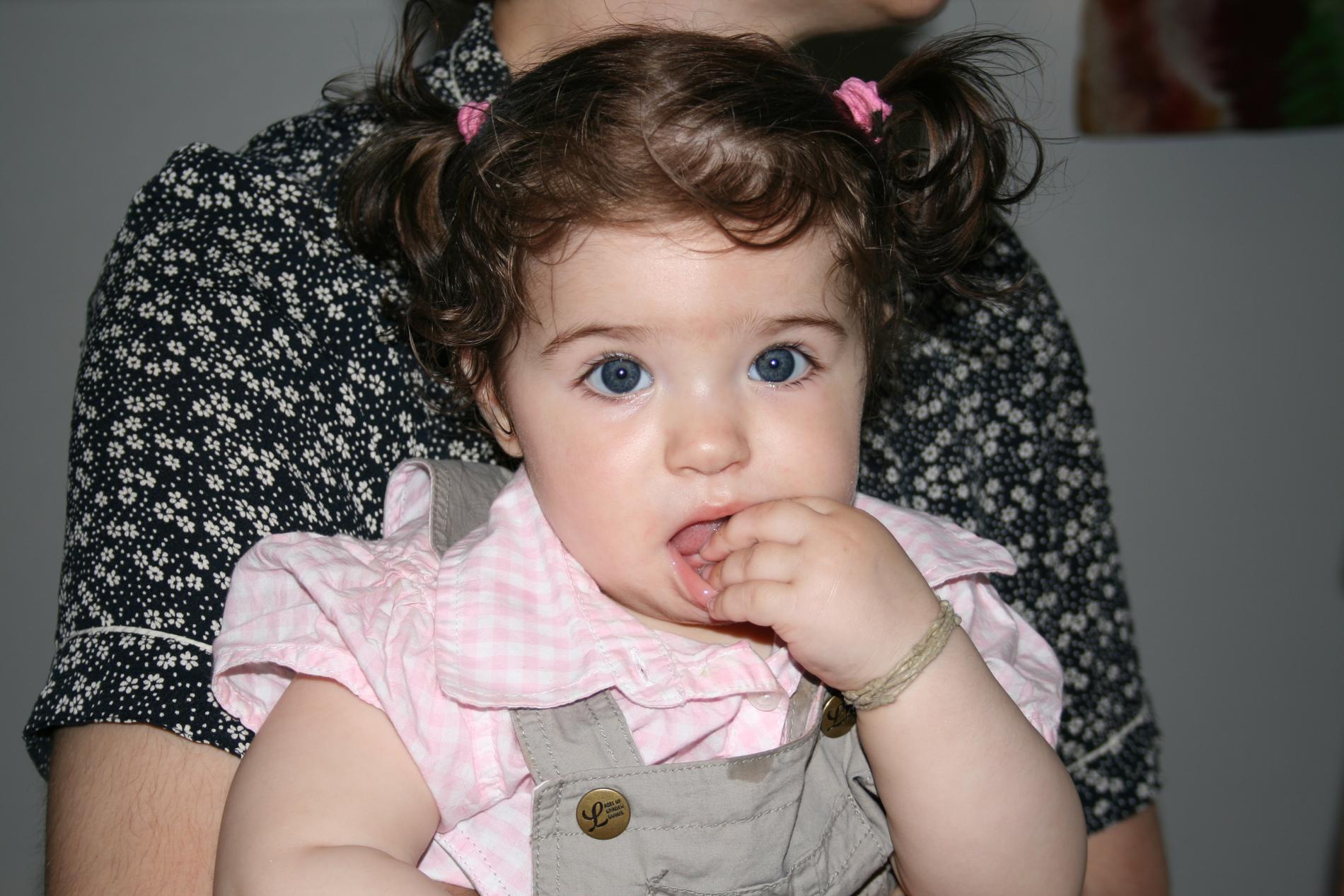 Samir Hajder har skickat in bild på ettåriga dottern Amanda: ”Vår kära Amanda har alltid haft superkalufs sen hon föddes”.