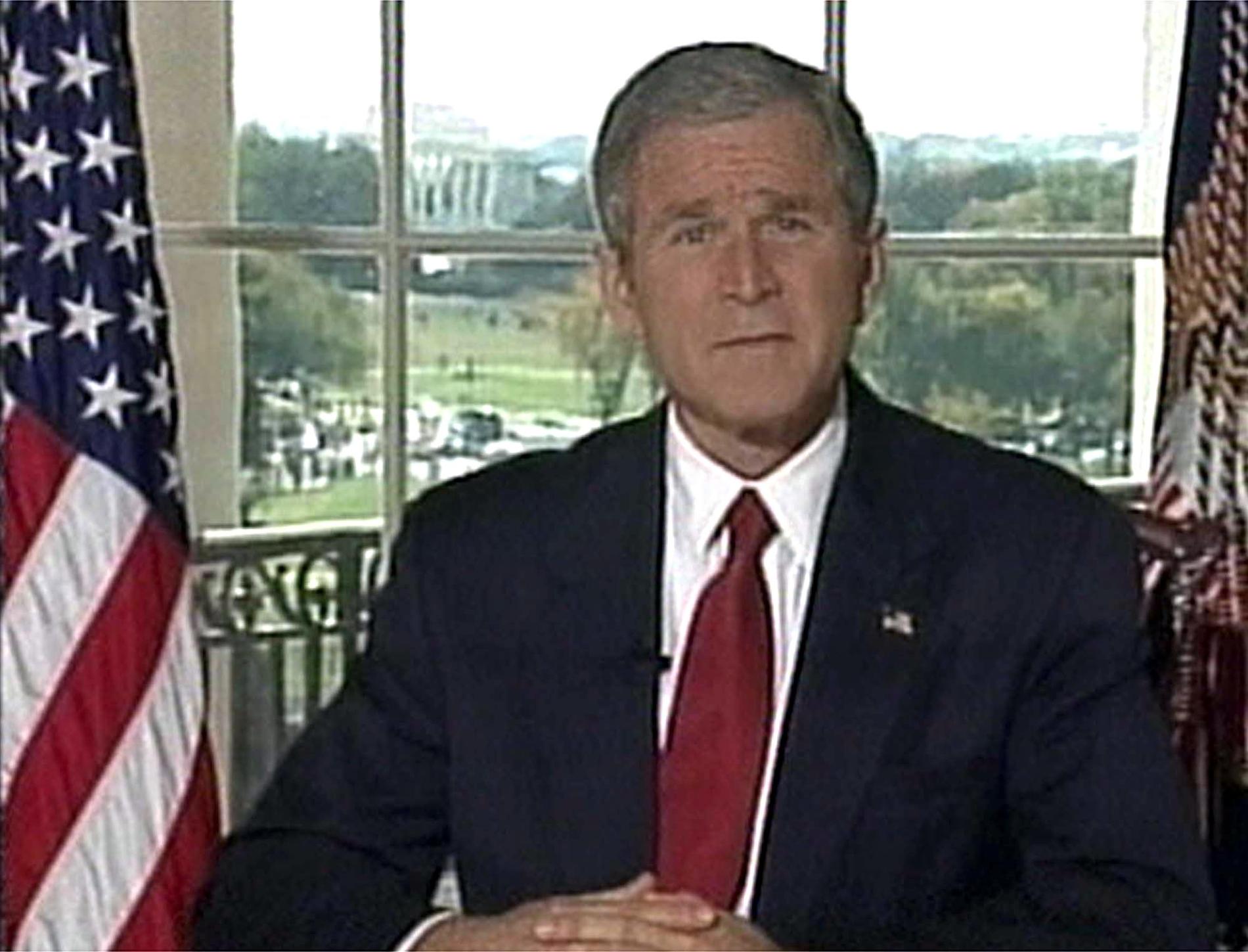 7 oktober 2001. President George W Bush meddelar det amerikanska folket – och världen – att USA inlett en militär insats i Afghanistan. 