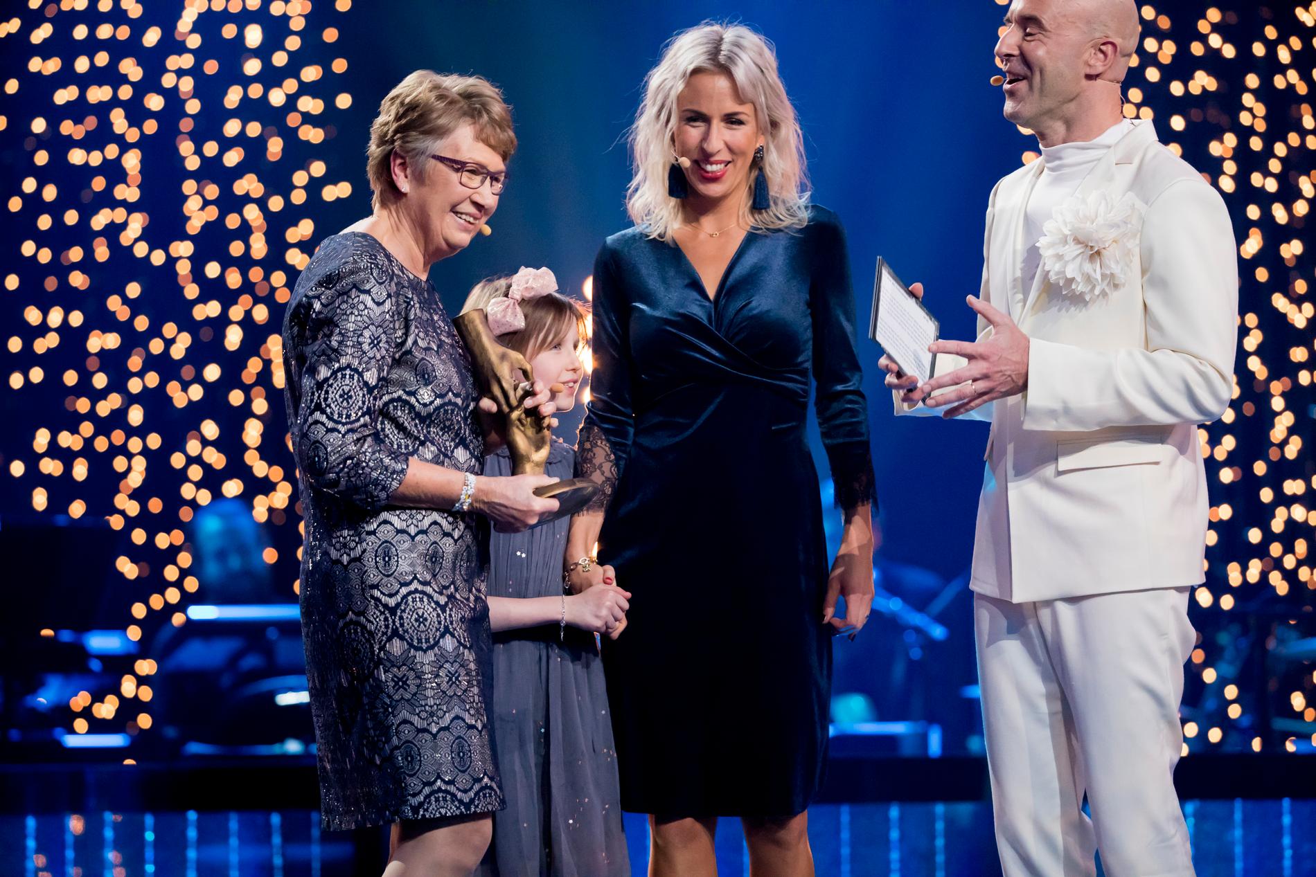 Två av alla dem som Anita Nyström stöttat är Elin Ellis med dottern Ottilia, 8 år, som har leukemi.