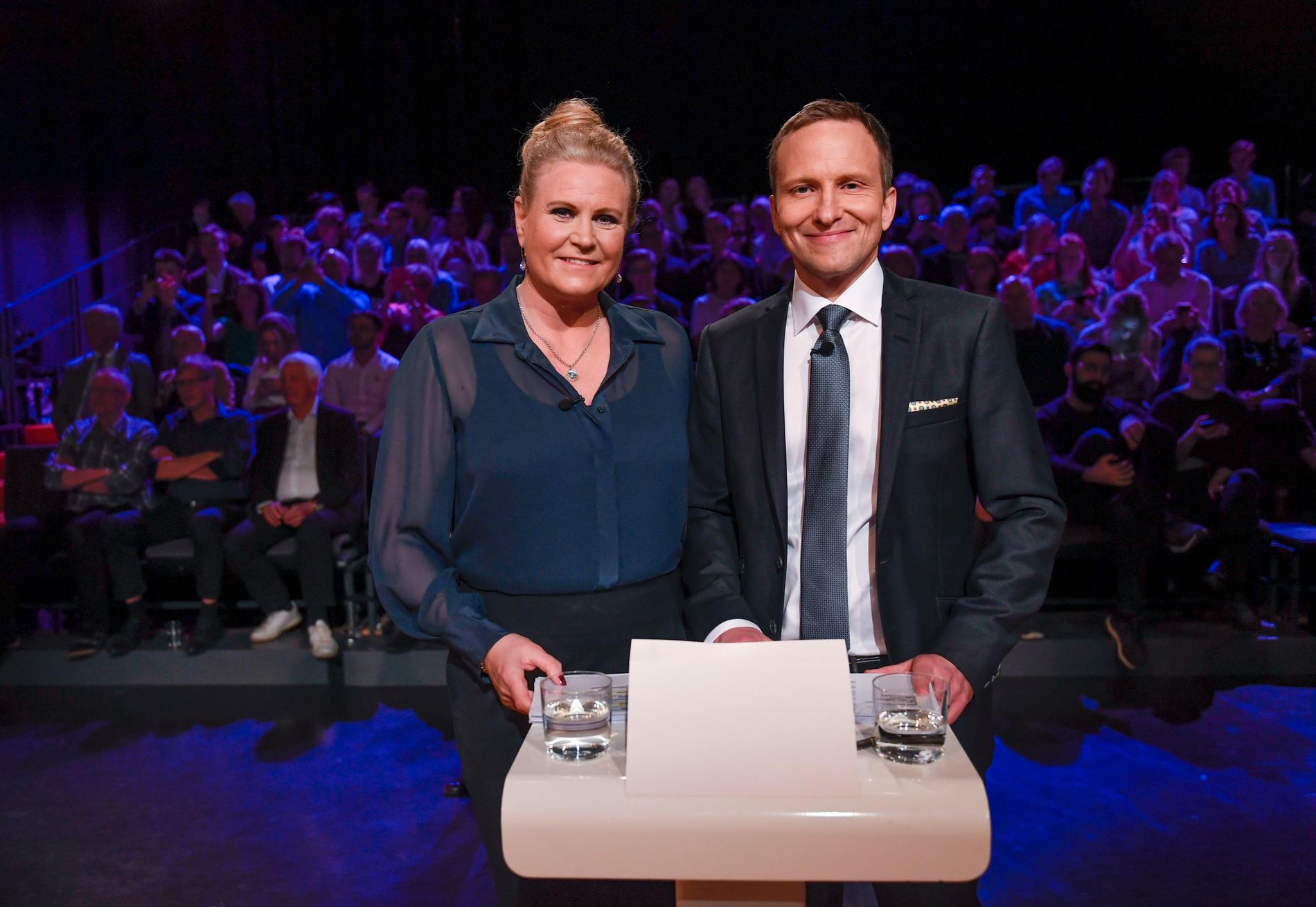 Camilla Kvartoft och Anders Holmberg leder Agendas partiledardebatt.