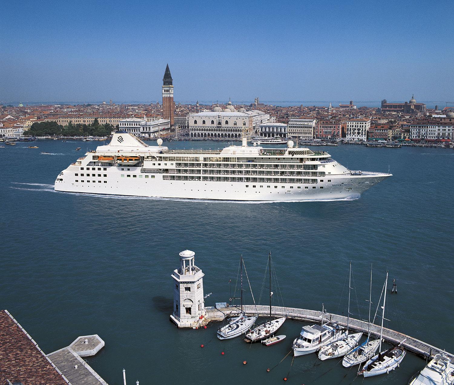 TILLÅTS Silverseas fartyg Silver Cloud (17 000 bruttoton) kan fortsätta att anlöpa Venedig.