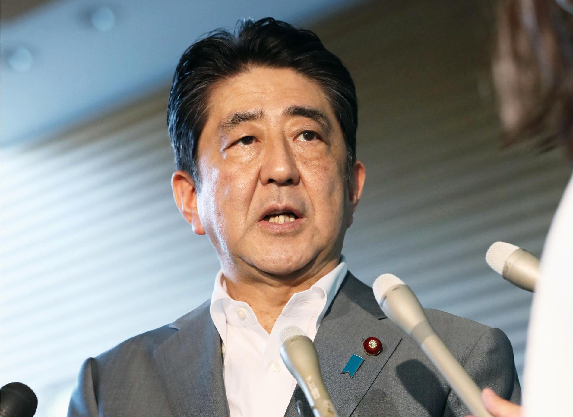 Japans premiärminister Shinzo Abe fördömer.