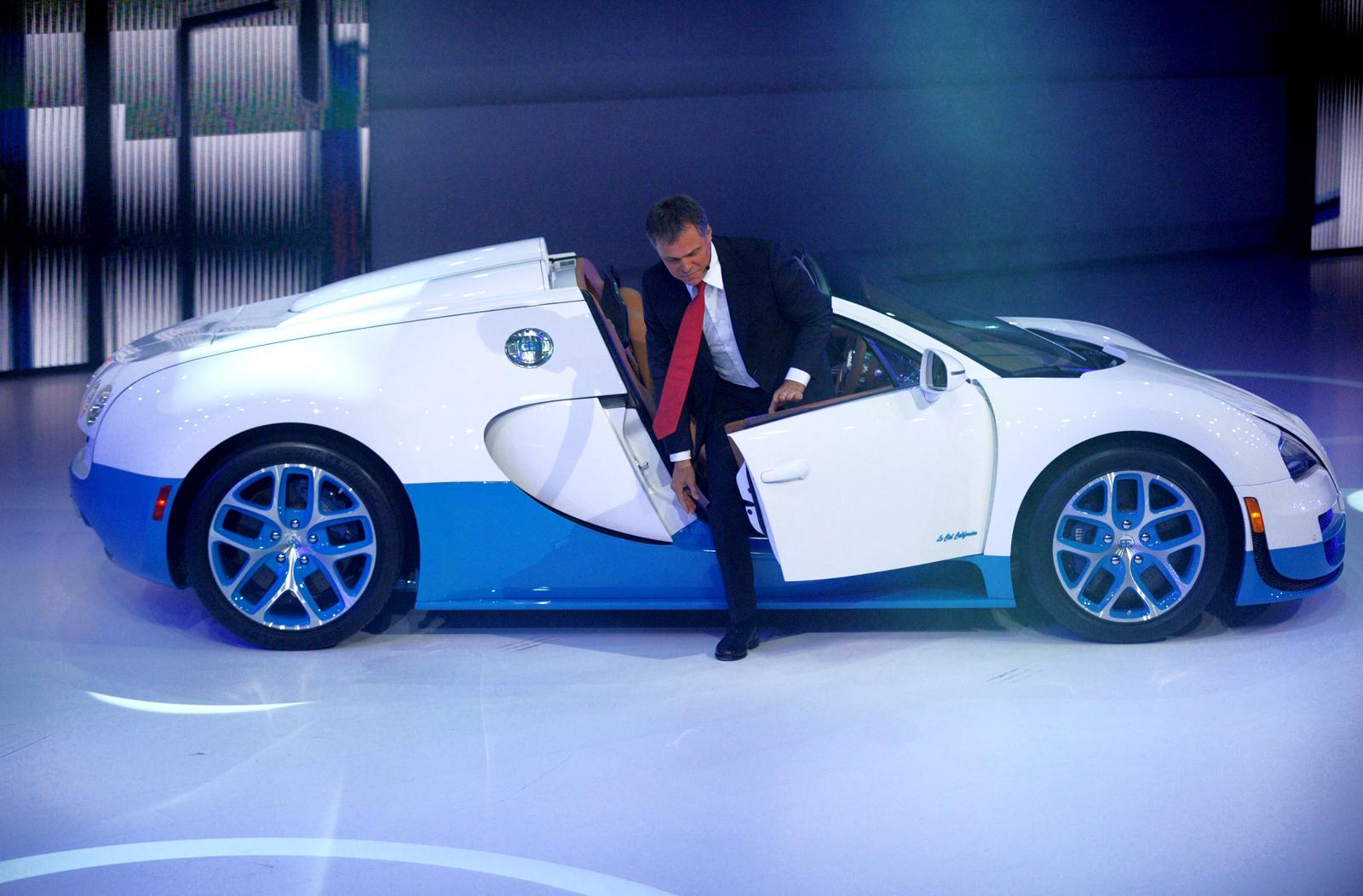 VW-chef gör ståtlig entré i Bugatti Veyron. Foto: SCANPIX