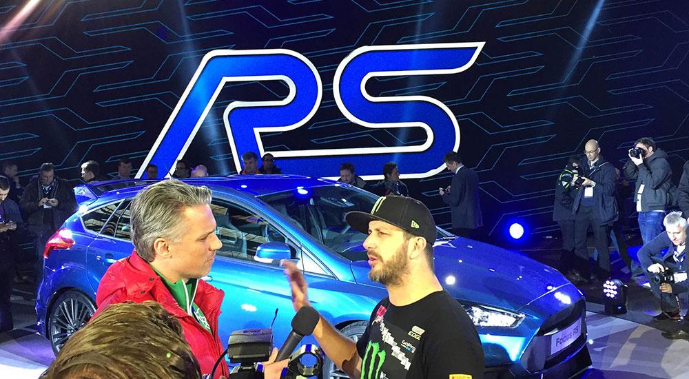 Ken Block intervjuas efter avtäckningen av Focus RS.
