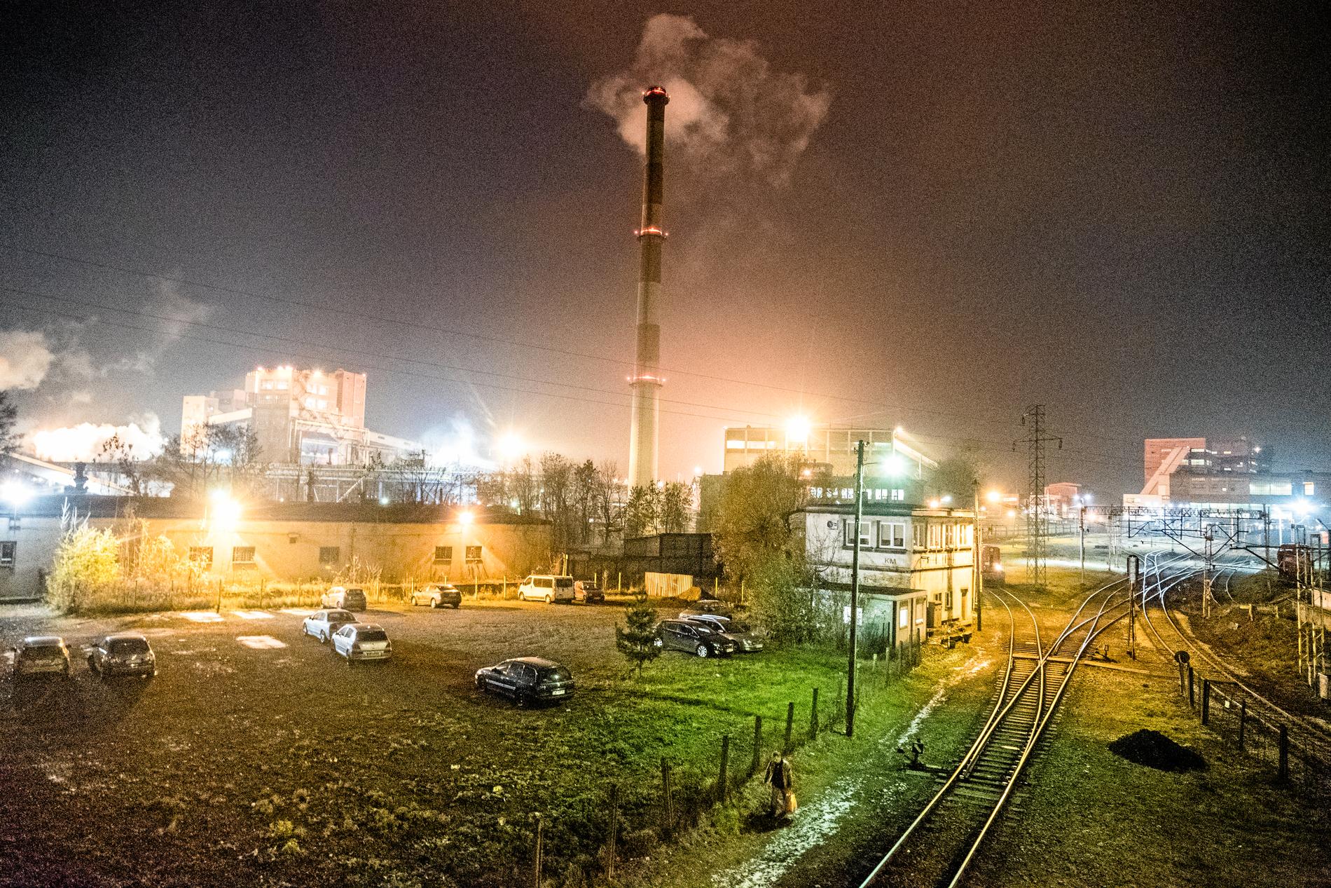 Utsläppen av metan vid utvinning av fossila bränslen är osynliga och svåra att mäta. Arkivbild på kolkraftverket och gruvan KWK Marcel i Polen.
