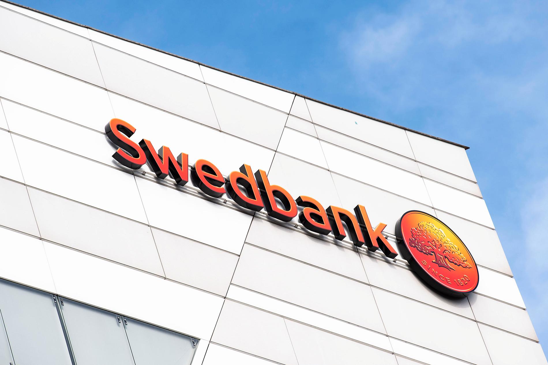 Swedbank har fryst kontot. ”Vi följer våra normala arbetssätt”, säger storbankens pressansvarige.