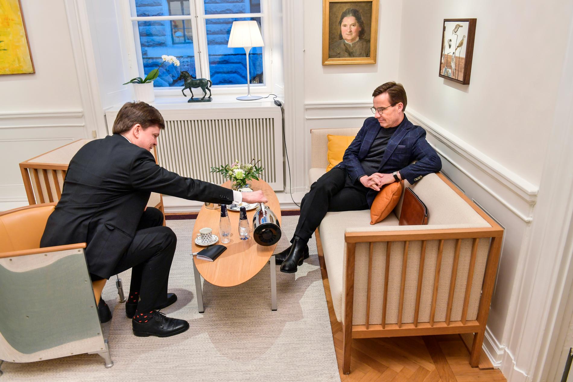 Riksdagens talman Andreas Norlén (M) och Ulf Kristersson (M) träffas i riksdagshuset. 