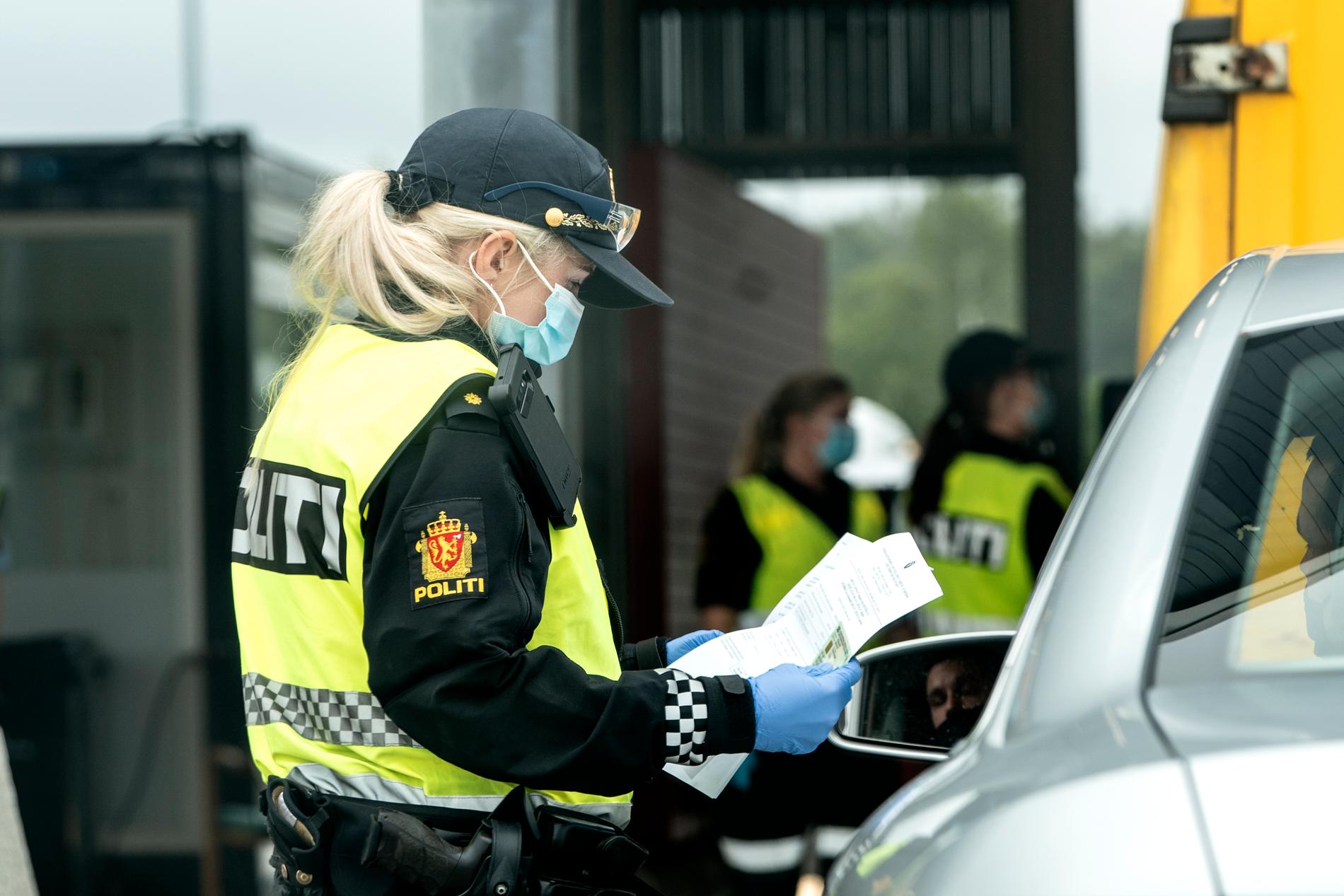 Norsk polis vid gränsen.