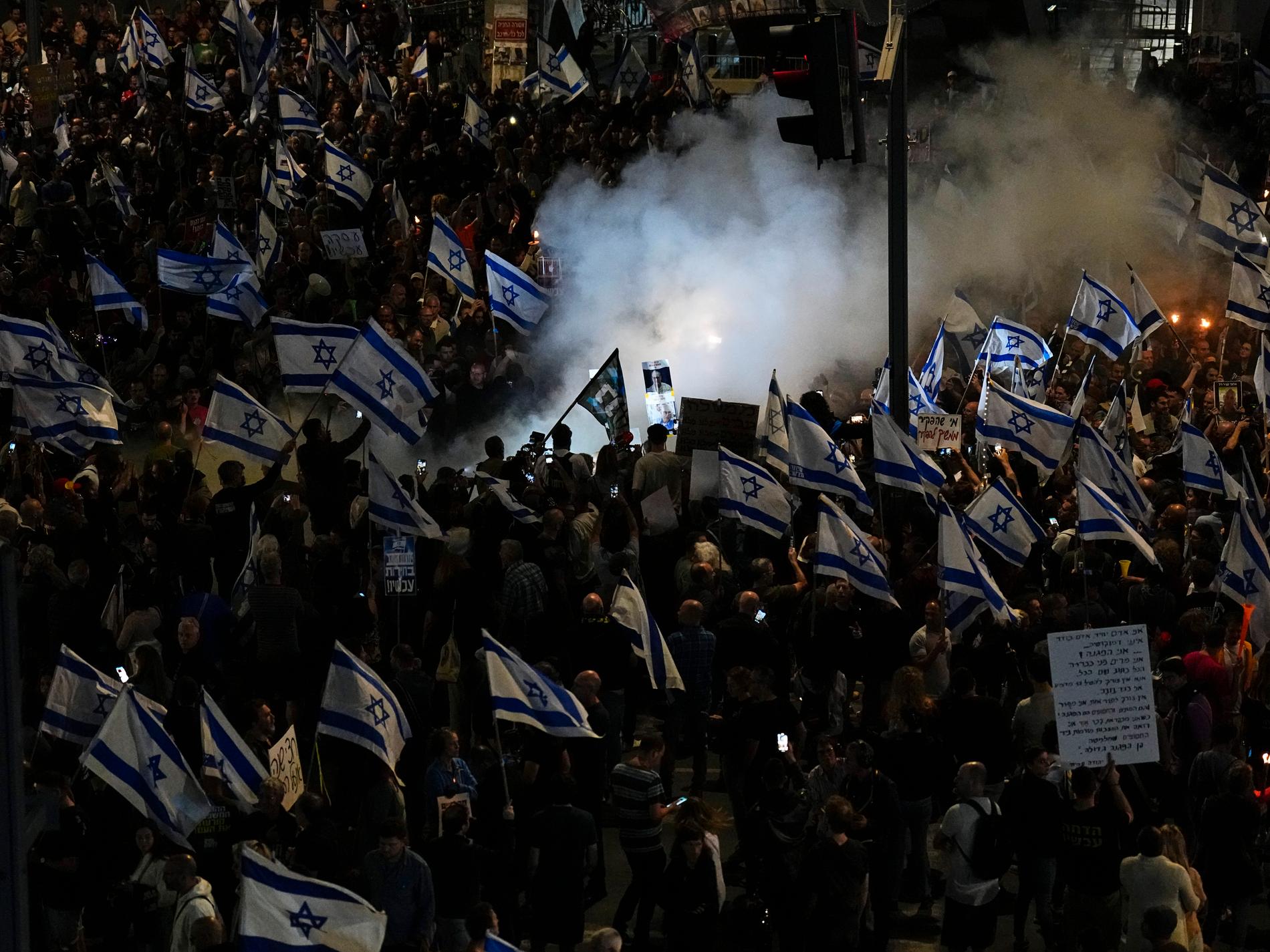 Bilist körde på demonstranter i Tel Aviv