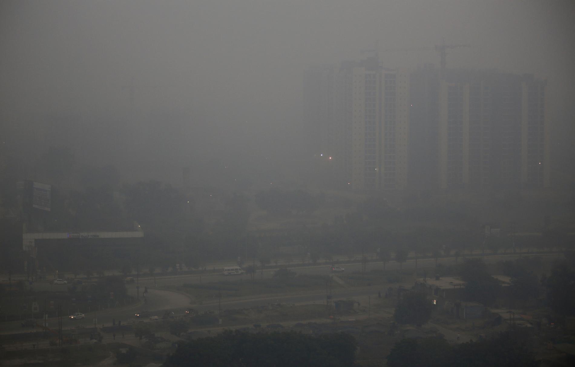 Smog i Indiens huvudstad New Delhi i oktober i fjol. Arkivbild.