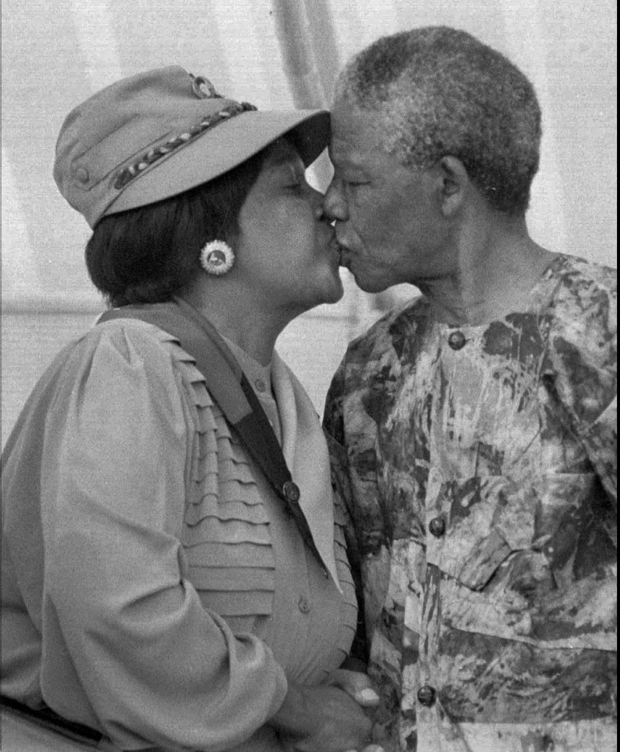 Mandelas andra fru var Winnie Madikizela-Mandela. De träffades i Johannesburg där hon var stadens första svarta socialarbetare. Senare skulle Winnie Mandelas familjeband slitas av samma konflikt som hemsökte landet under samma period; samtidigt som hennes make satt fängslad på Robben Island för terrorism och landsförräderi utnämndes Winnies far till jordbruksminister i Transkeiprovinsen. Äktenskapet slutade i separation i april 1992 och i skilsmässa i mars 1996. De har två döttrar tillsammans.
