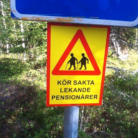 Denna skylt hittade Sofia Nyberg under en promenad i skogen i Eksjö. – Hur underbar som helst, säger hon.