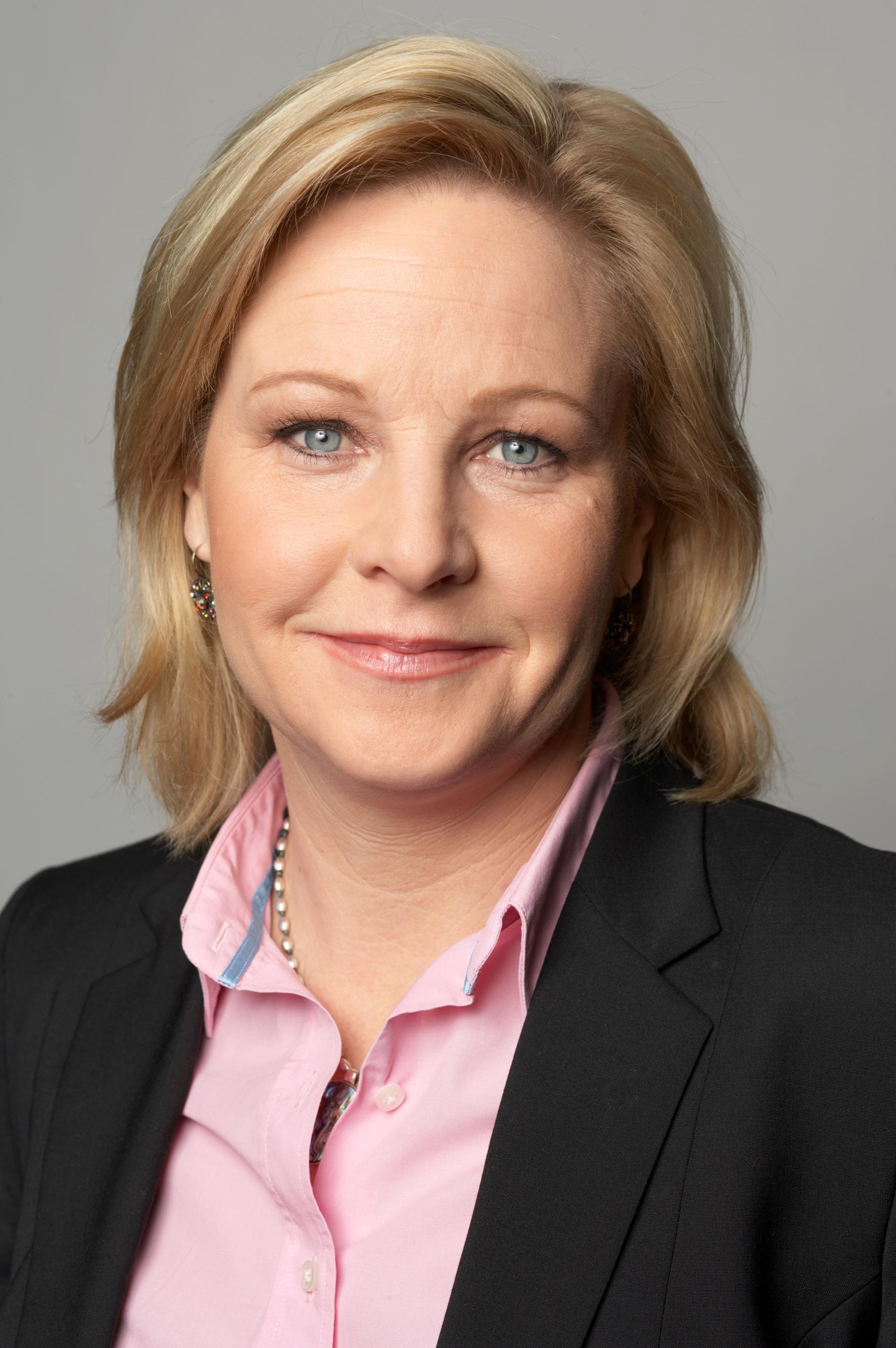 Hillevi Engström, M, arbetsmarknadsminister