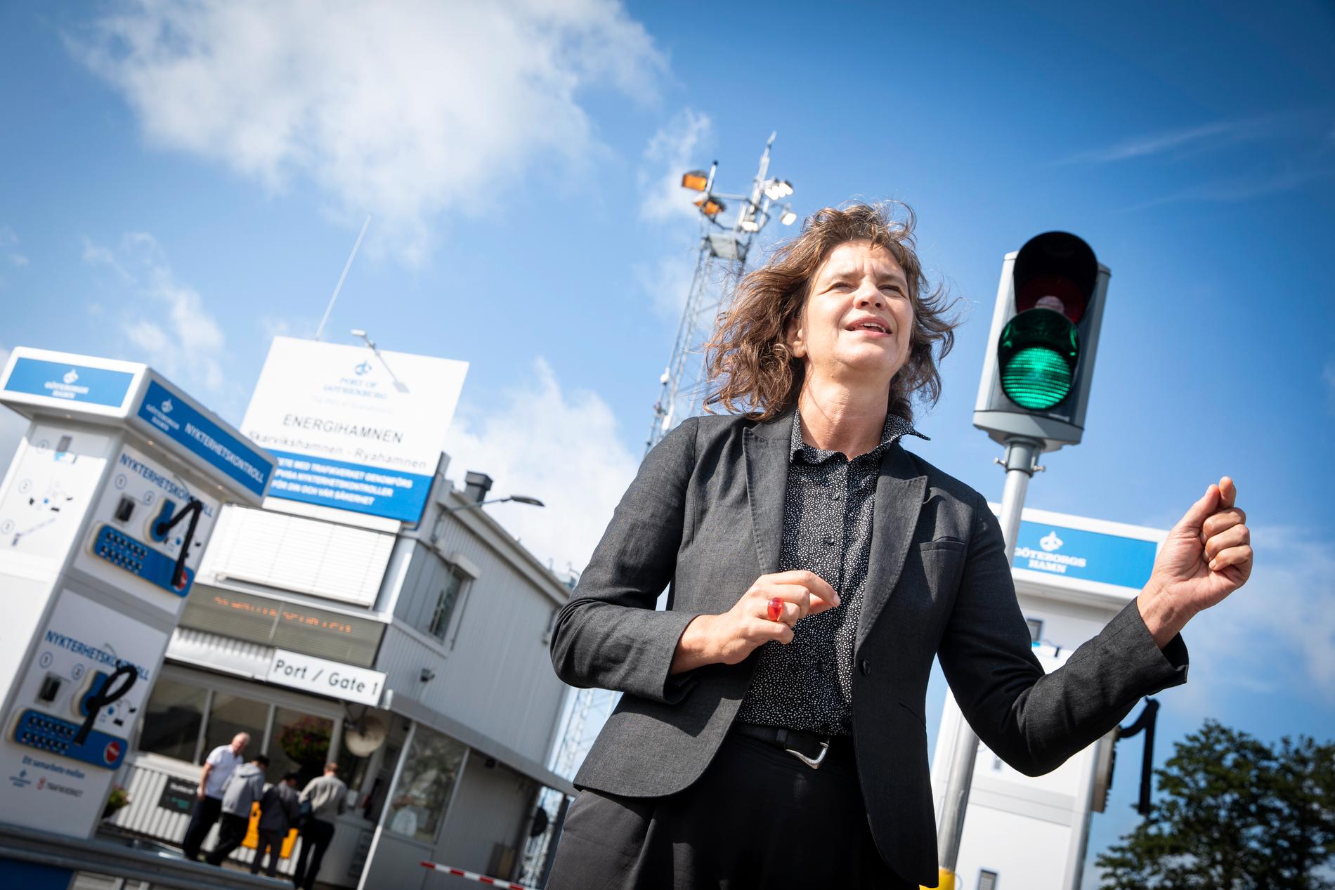 Maria Krafft, trafiksäkerhetsdirektör vid Trafikverket vid invigningen av Göteborgs hamns första alkobom vid Energihamnen.